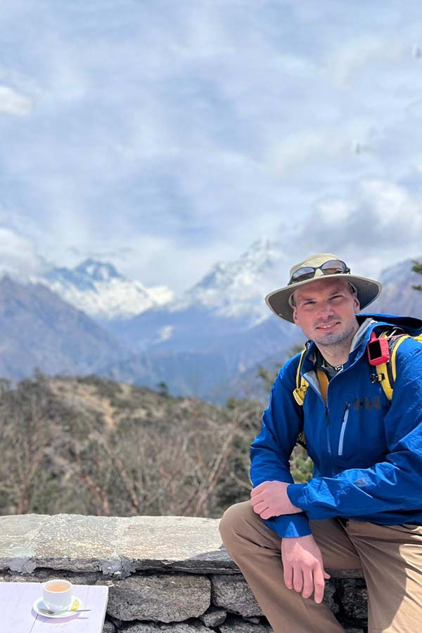 Na trase do Everest Base Campu znamená téměř každá zastávka kávu s nepřekonatelným výhledem.