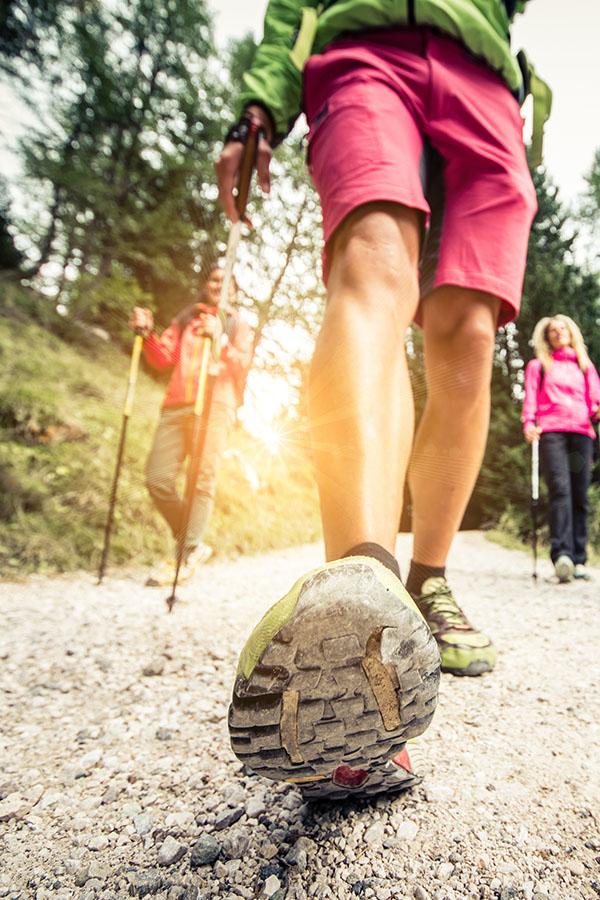 Na nordic walking se nejlépe hodí boty, které byste zvolili na stejnou trasu i bez holí