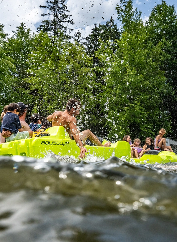 Lidé na šlapadlech