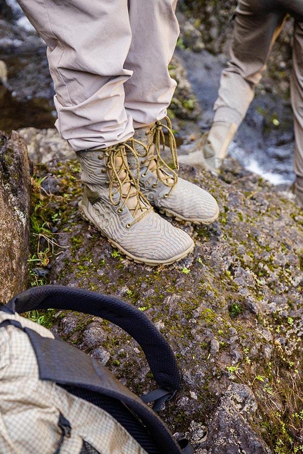 Barefoot boty si můžete vzít i na treking v tropické džungli.