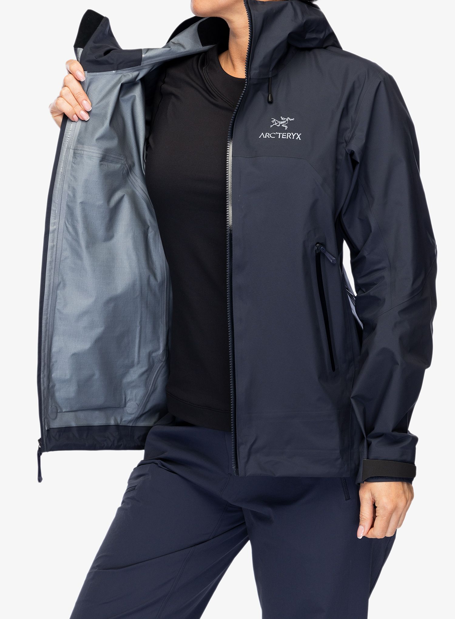 Dámská bunda na hory Arcteryx Beta AR Jacket Stormhood - black sapphire