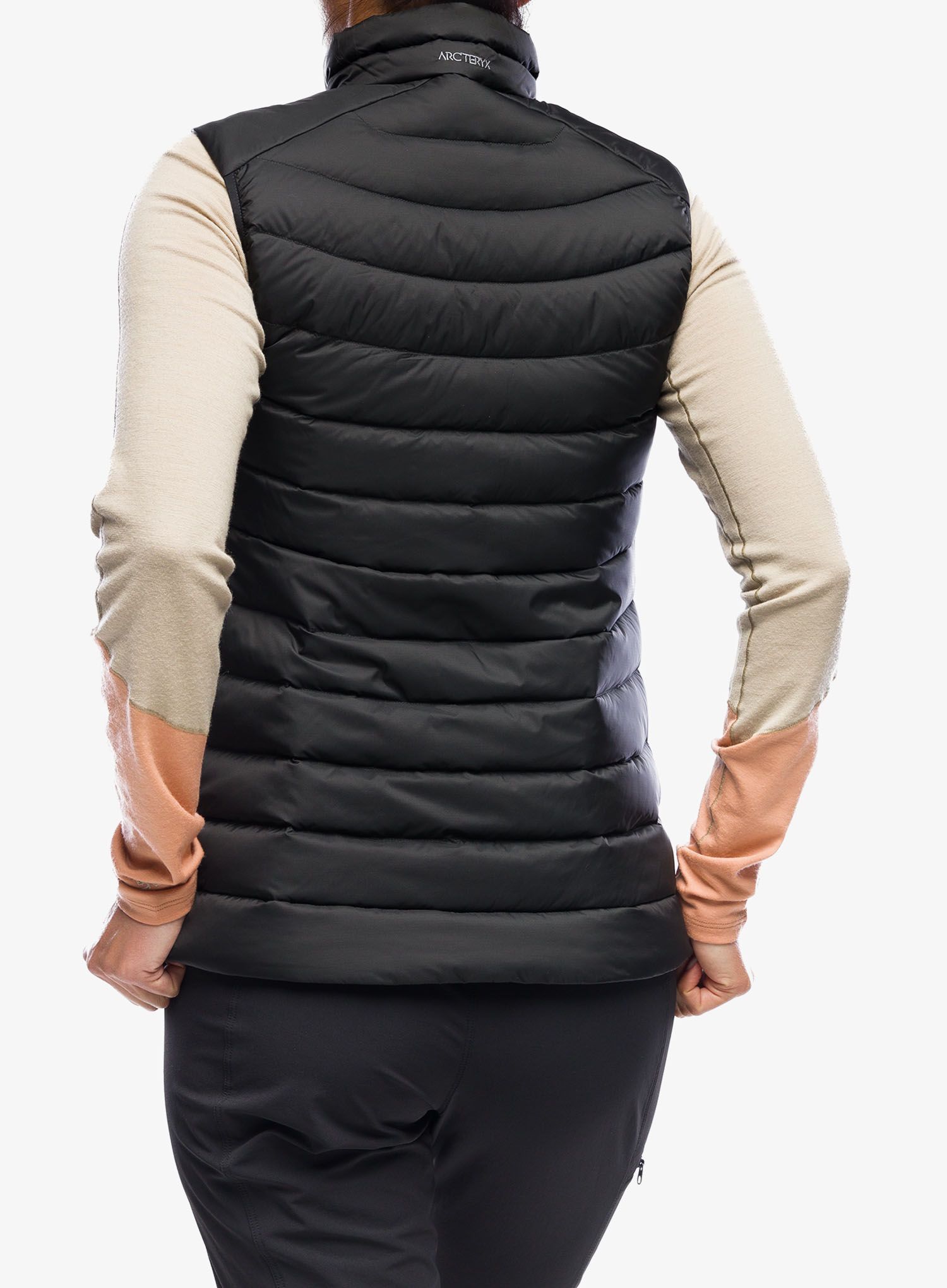 Péřová vesta dámská Arcteryx Cerium Vest - blk