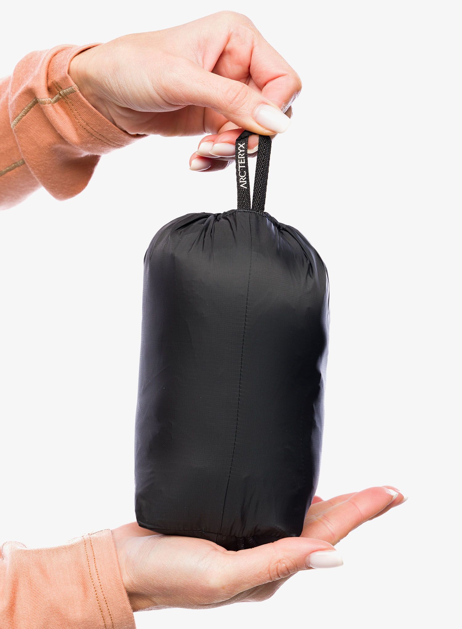 Péřová vesta dámská Arcteryx Cerium Vest - blk