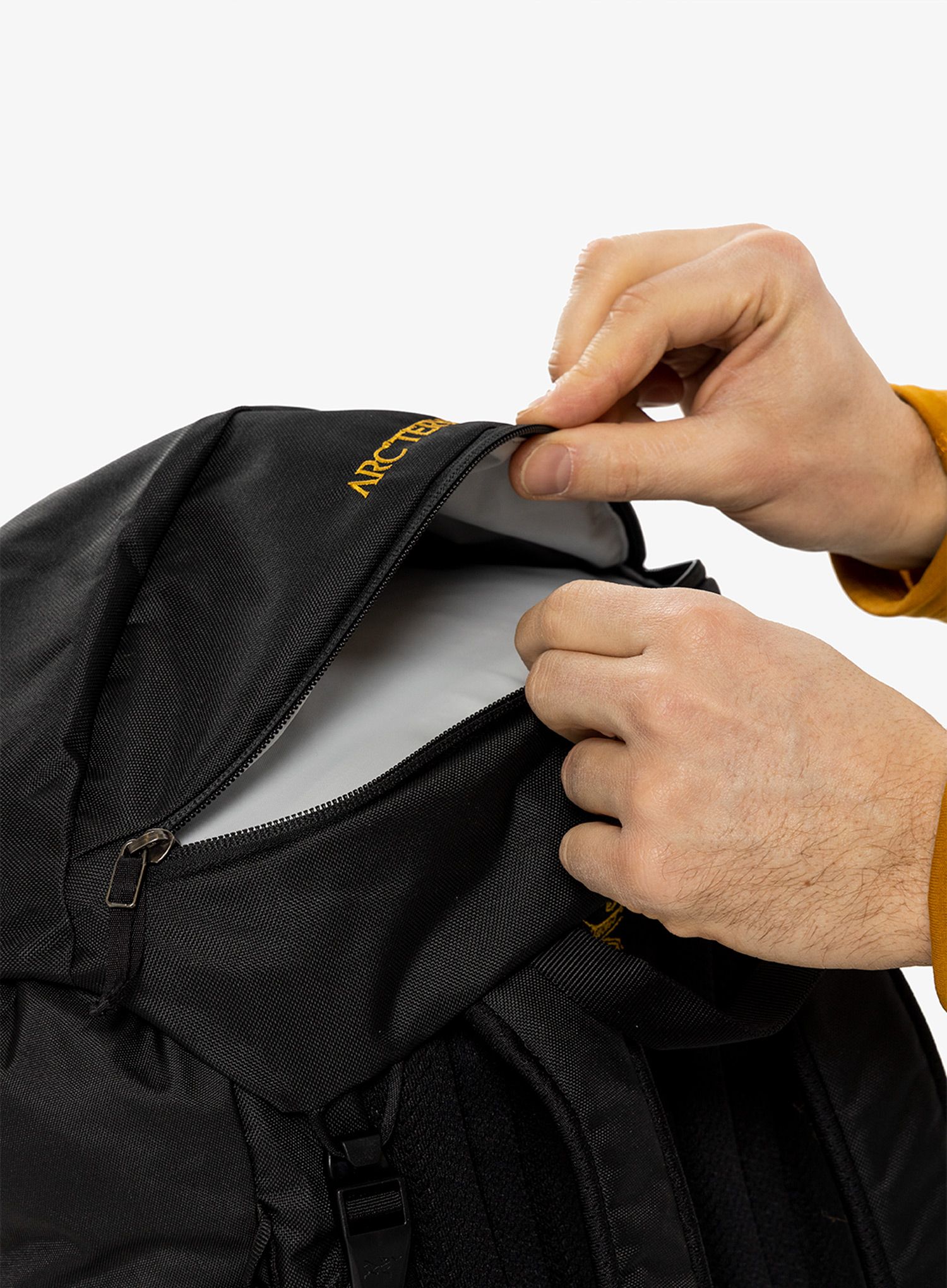 Batoh Arcteryx Mantis 30 Backpack - black