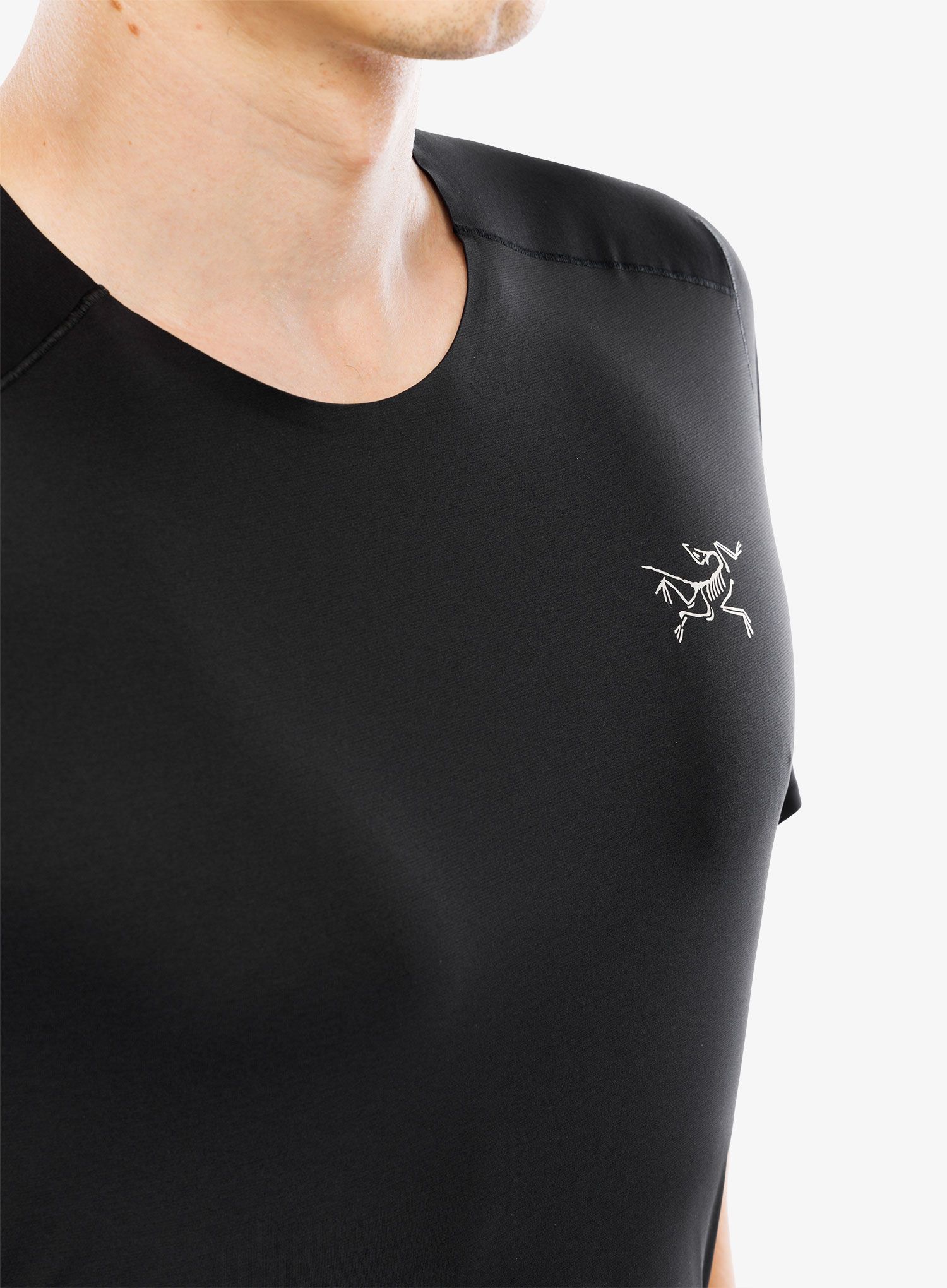 Běžecké tričko Arcteryx Norvan Downword Logo Shirt SS - black