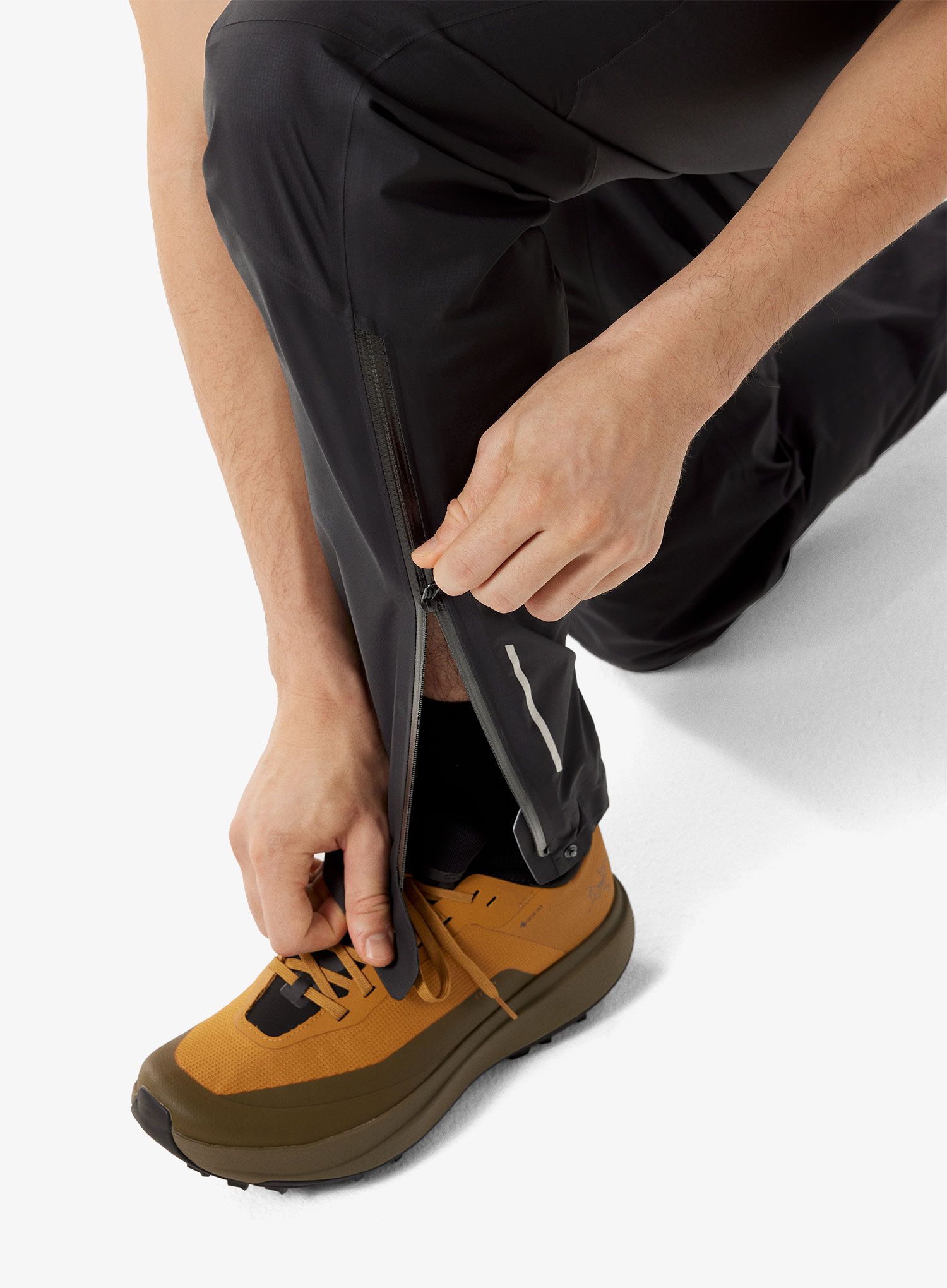 Běžecké kalhoty Arcteryx Norvan Shell Pant - black