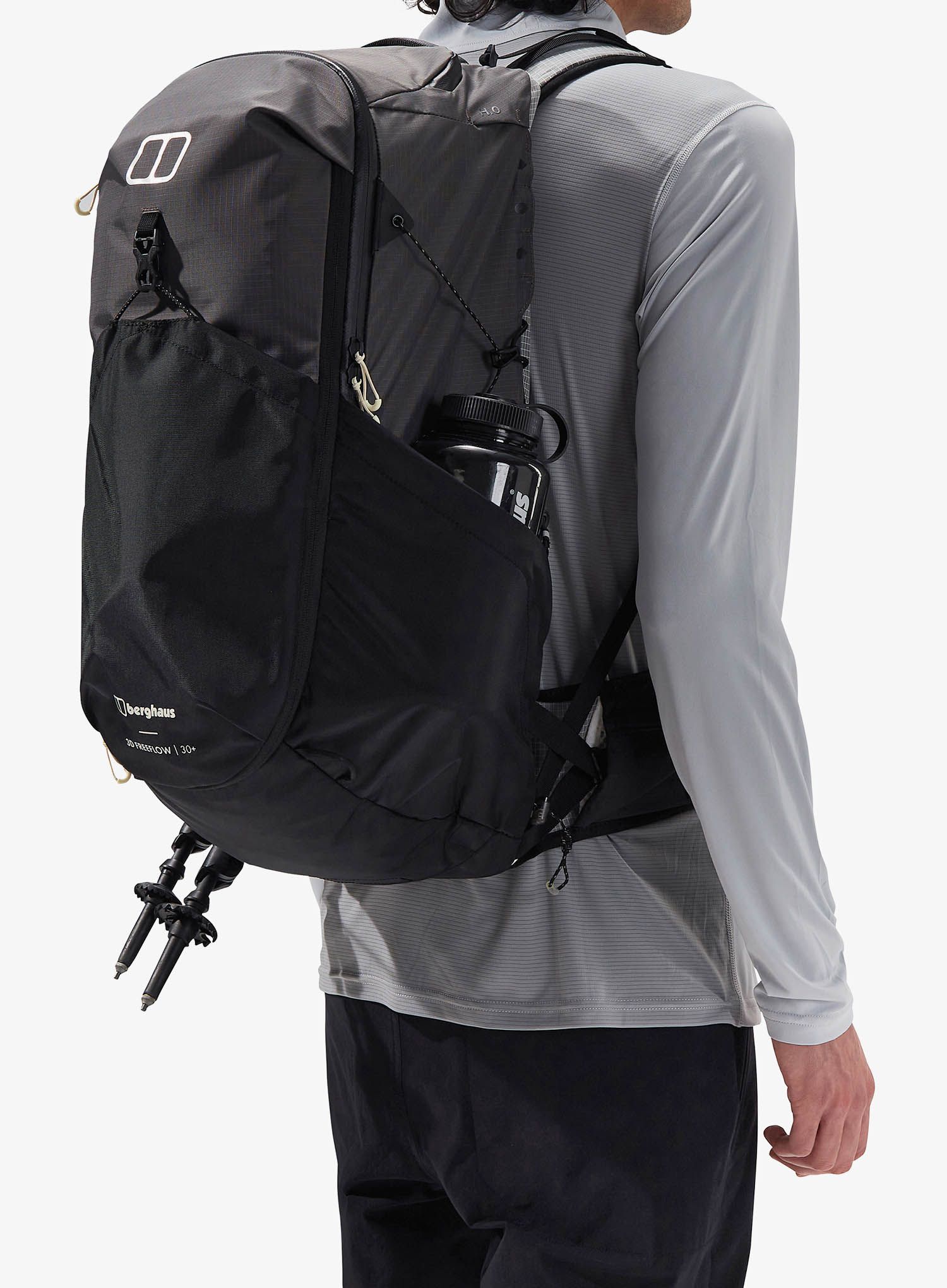 Turistický batoh Berghaus 3D Freeflow 30+5L - grey pinstripe/jet black