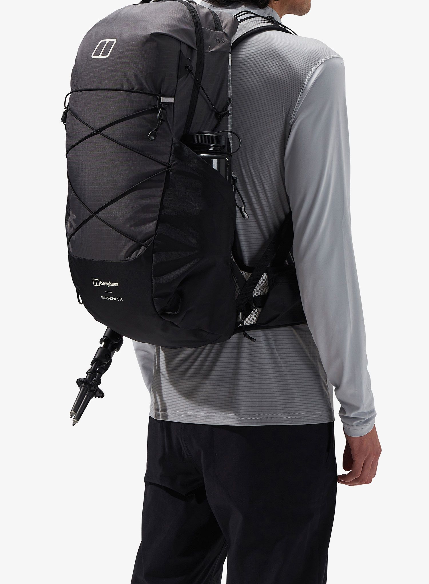 Turistický batoh Berghaus Freeflow 24 l - grey pinstripe/jet black