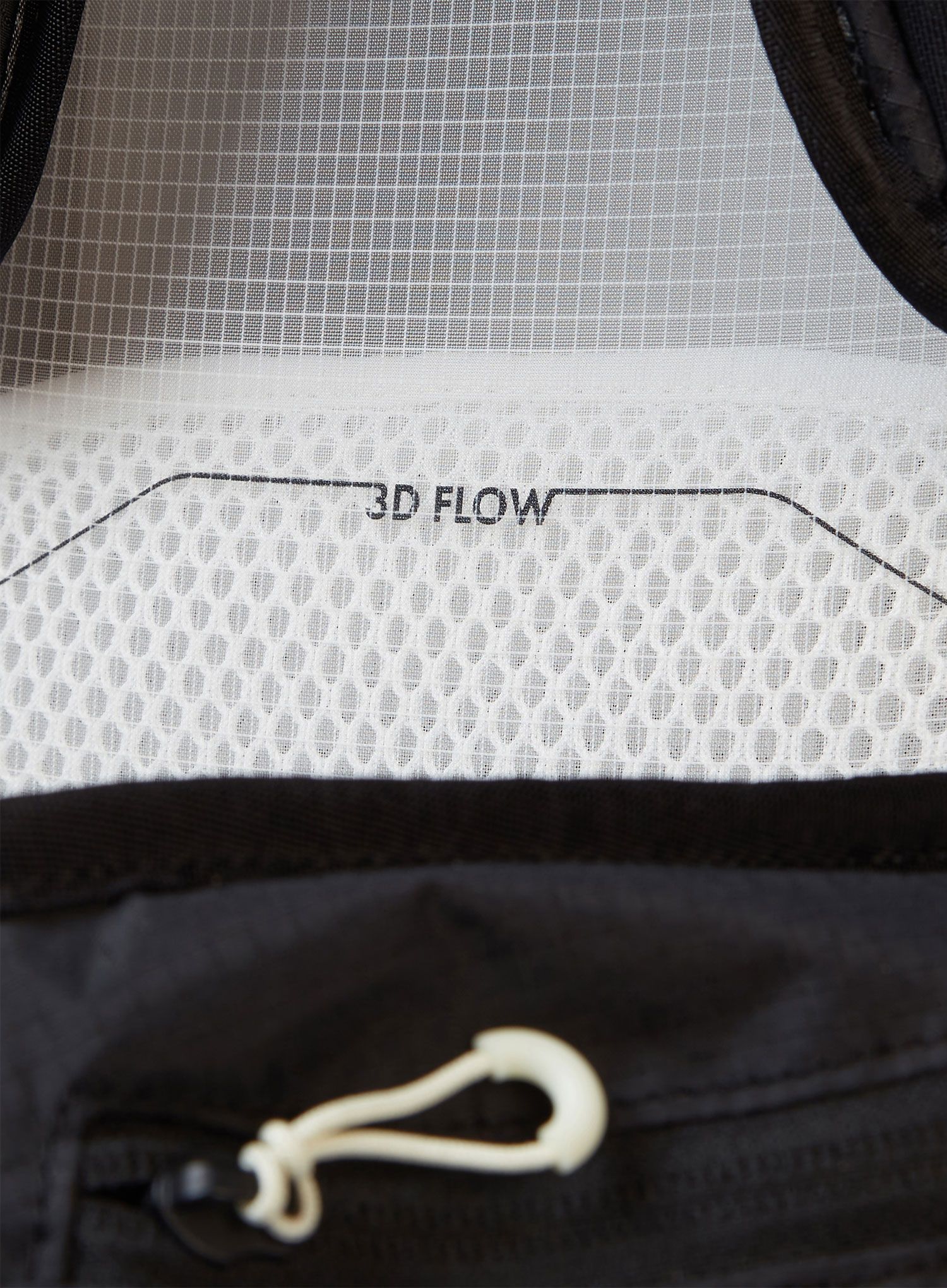 Turistický batoh Berghaus Freeflow 24 l - grey pinstripe/jet black