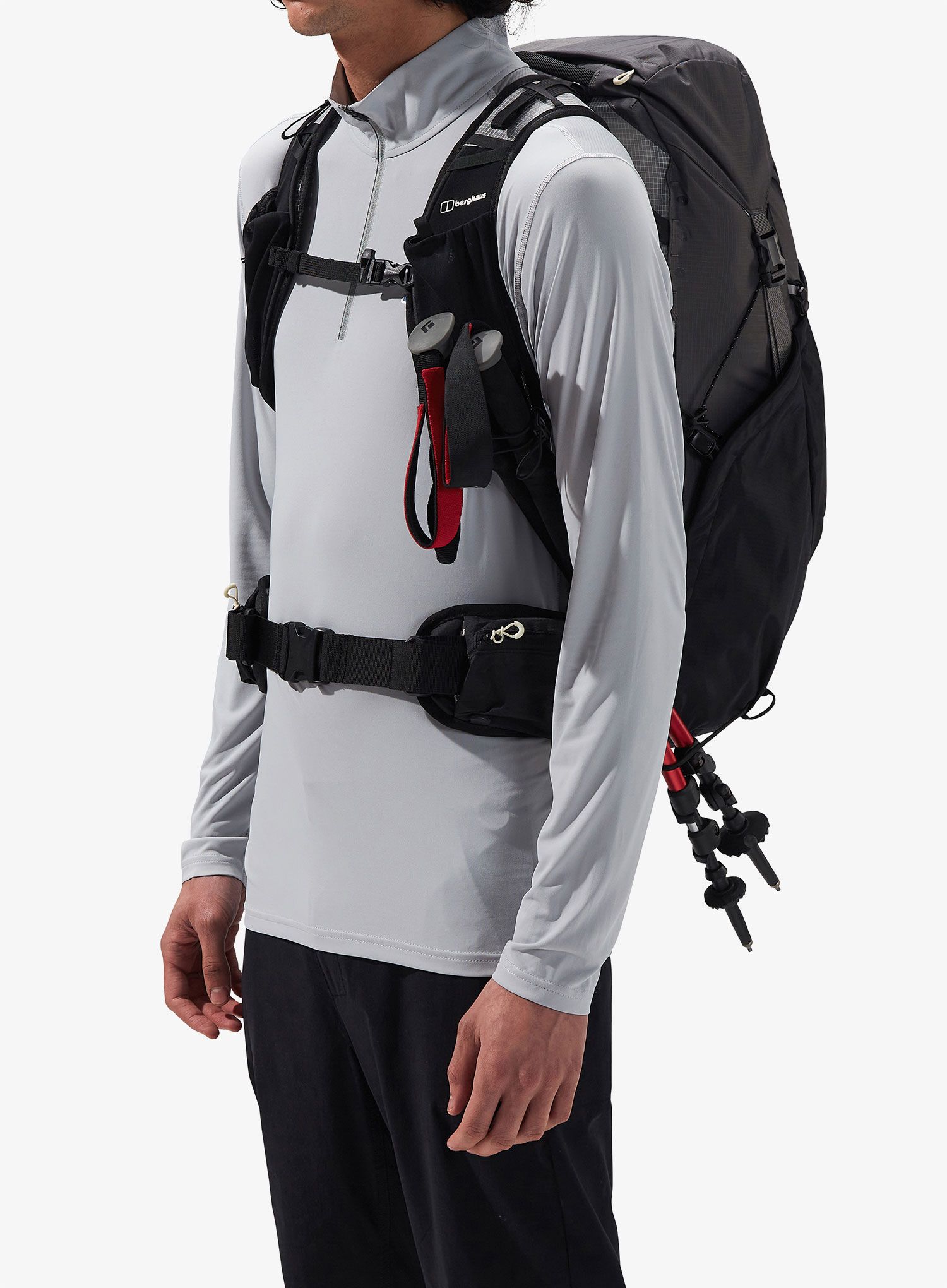 Turistický batoh Berghaus Freeflow 30 l - grey pinstripe/jet black
