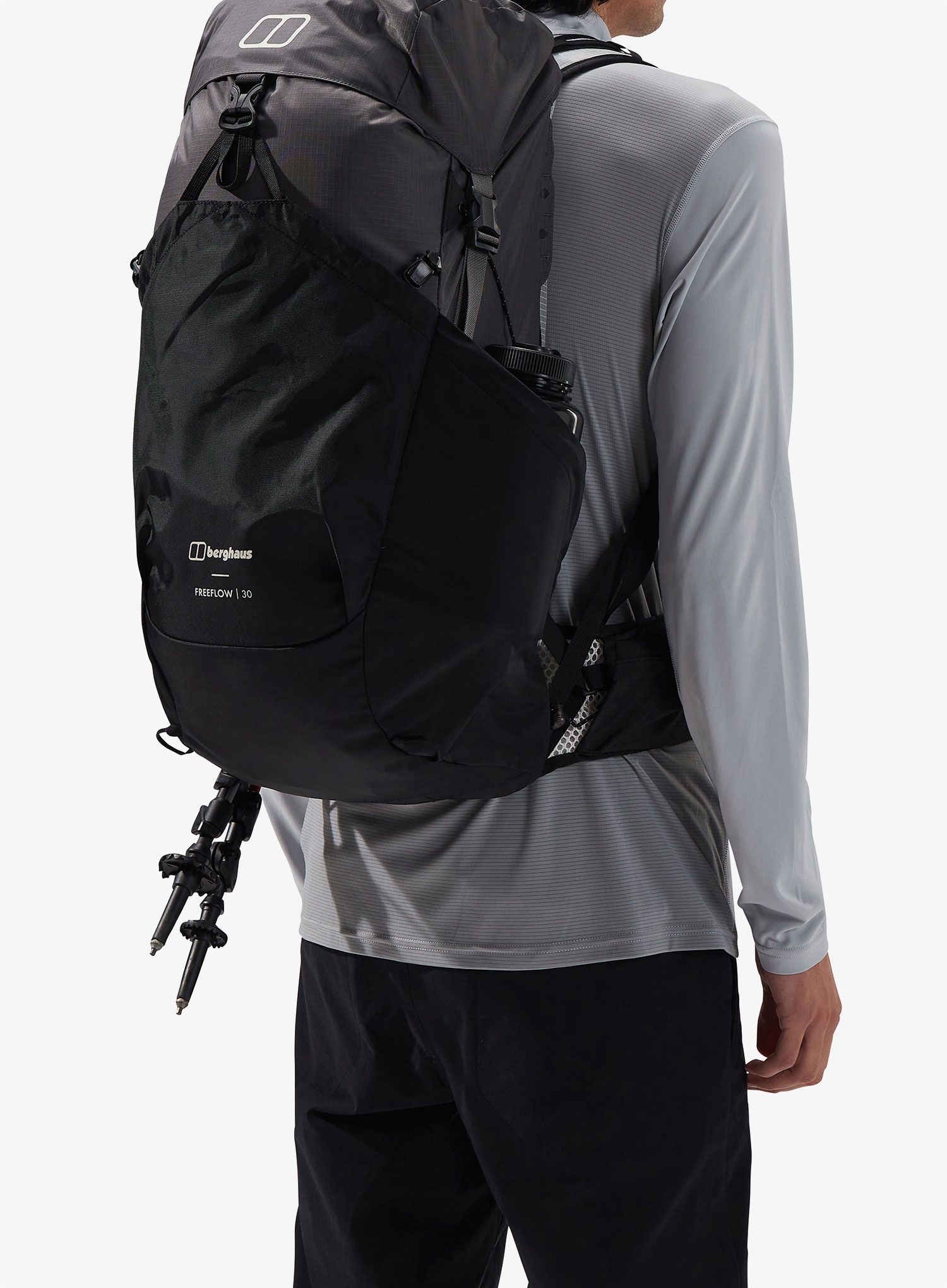 Turistický batoh Berghaus Freeflow 30 l - grey pinstripe/jet black