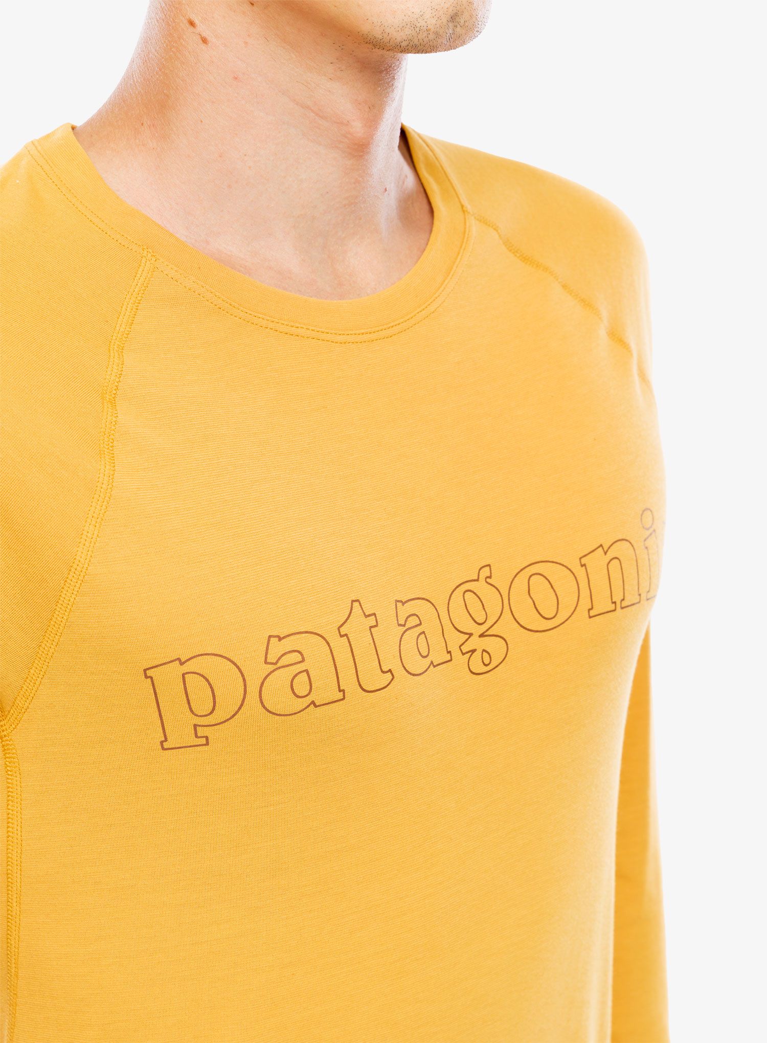 Mikina bez kapuce Patagonia L/S Cap Cool Trail Graphic Shirt - outline text golden