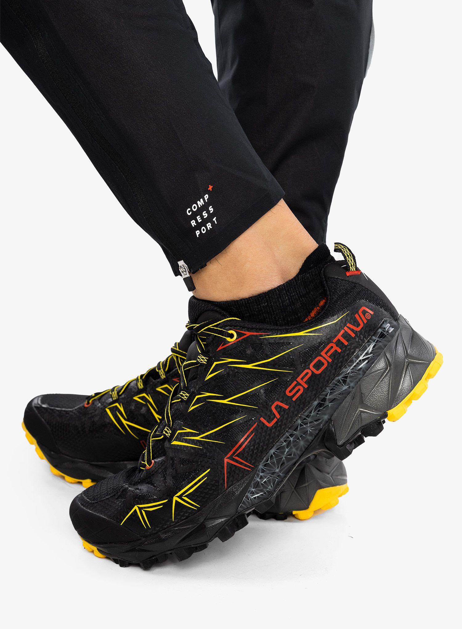 Běžecké kalhoty Compressport Hurricane Waterproof 10/10 Pants - bla.