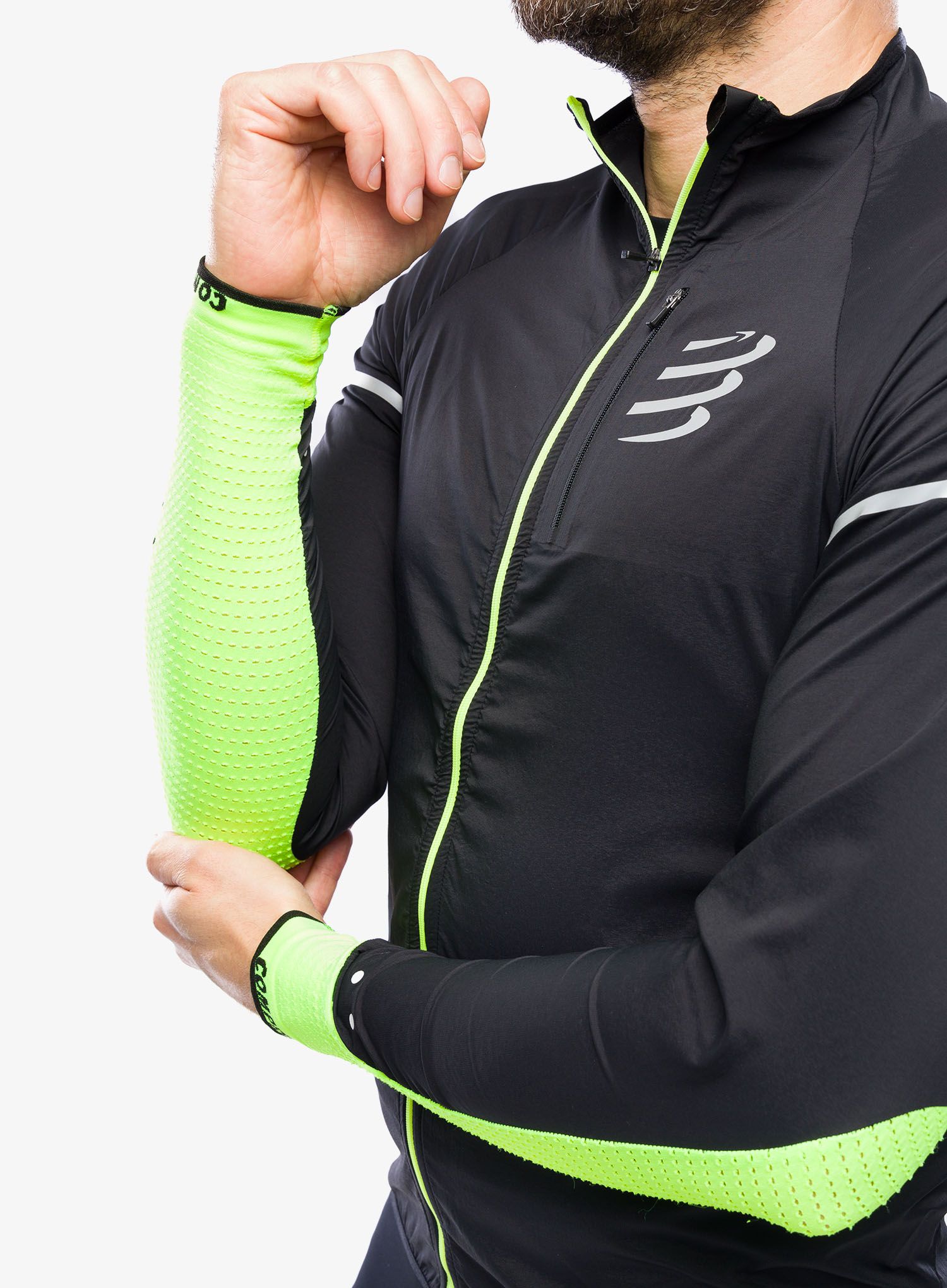 Větrovka Compressport Hurricane Windproof Jacket Flash - black/fluo yellow