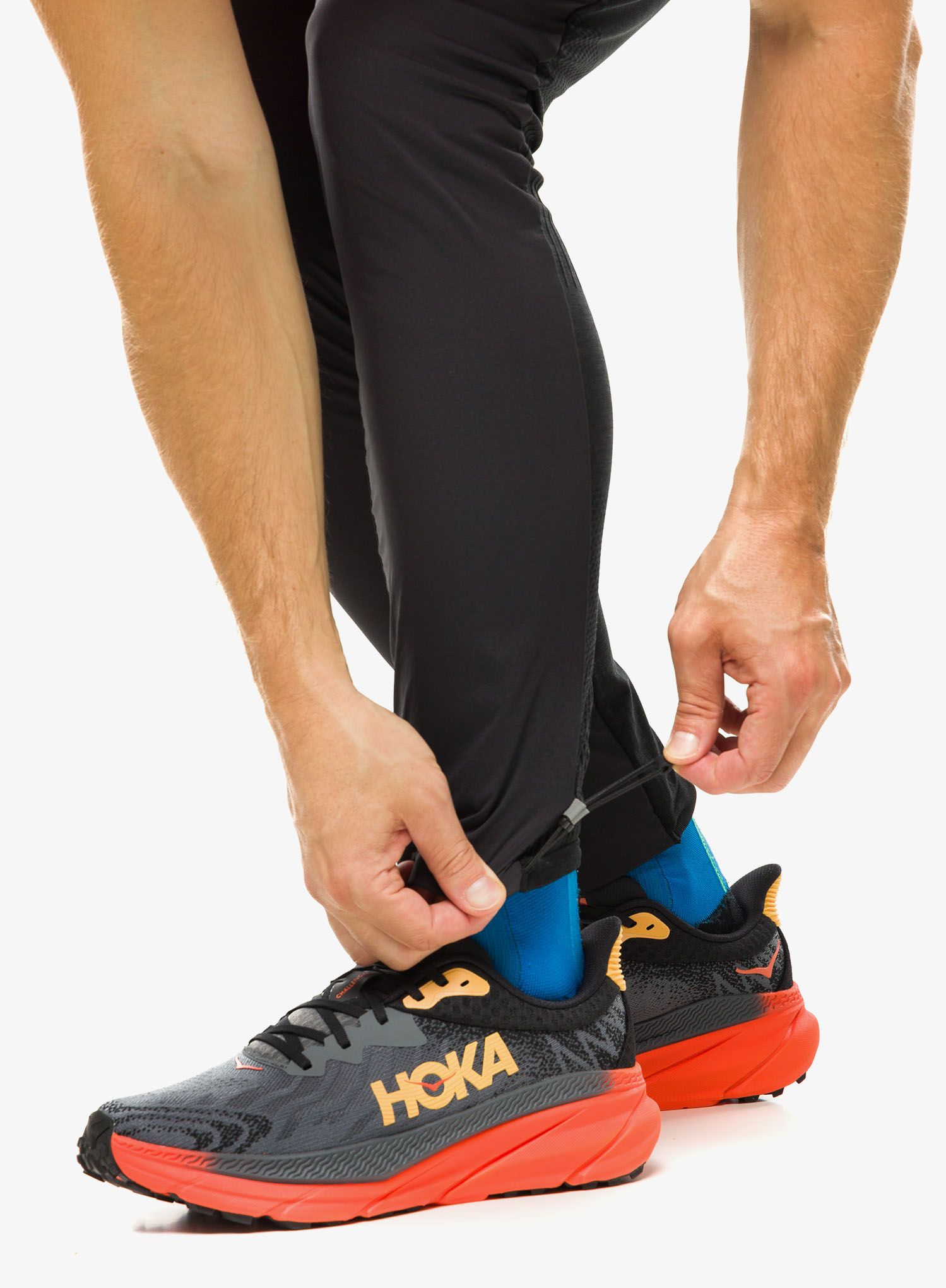 Legíny na běhání Compressport Hurricane Windproof Seamless Pants - black