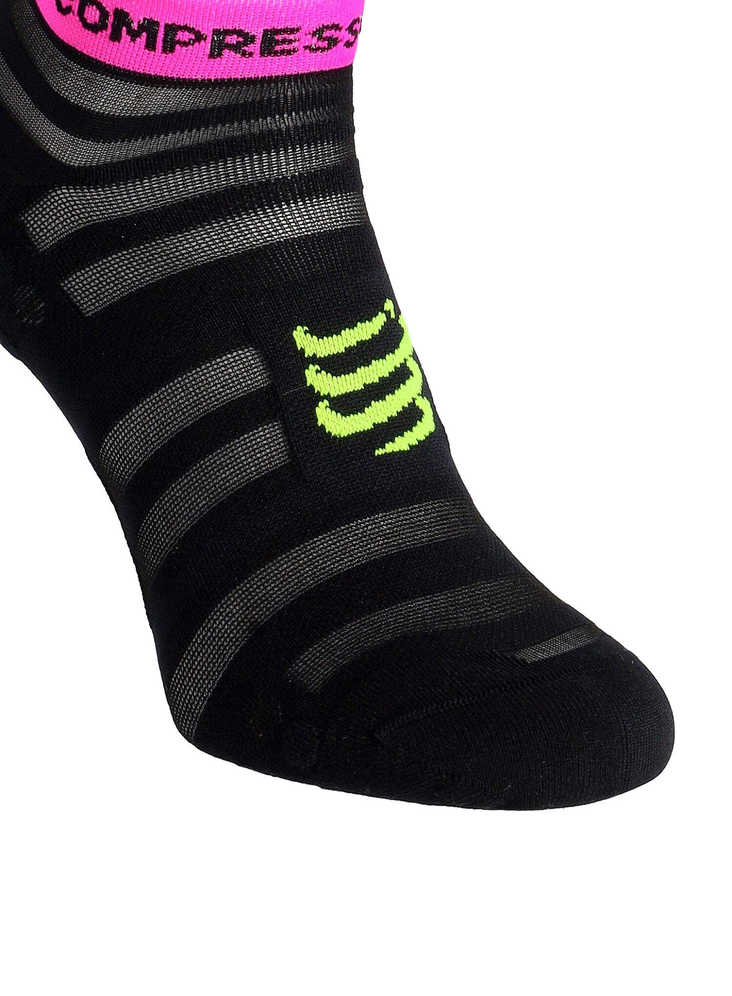 Ponožky na běhání Compressport Pro Racing Socks v4.0 Ultralight Run Low - black/safe yellow/neo pink