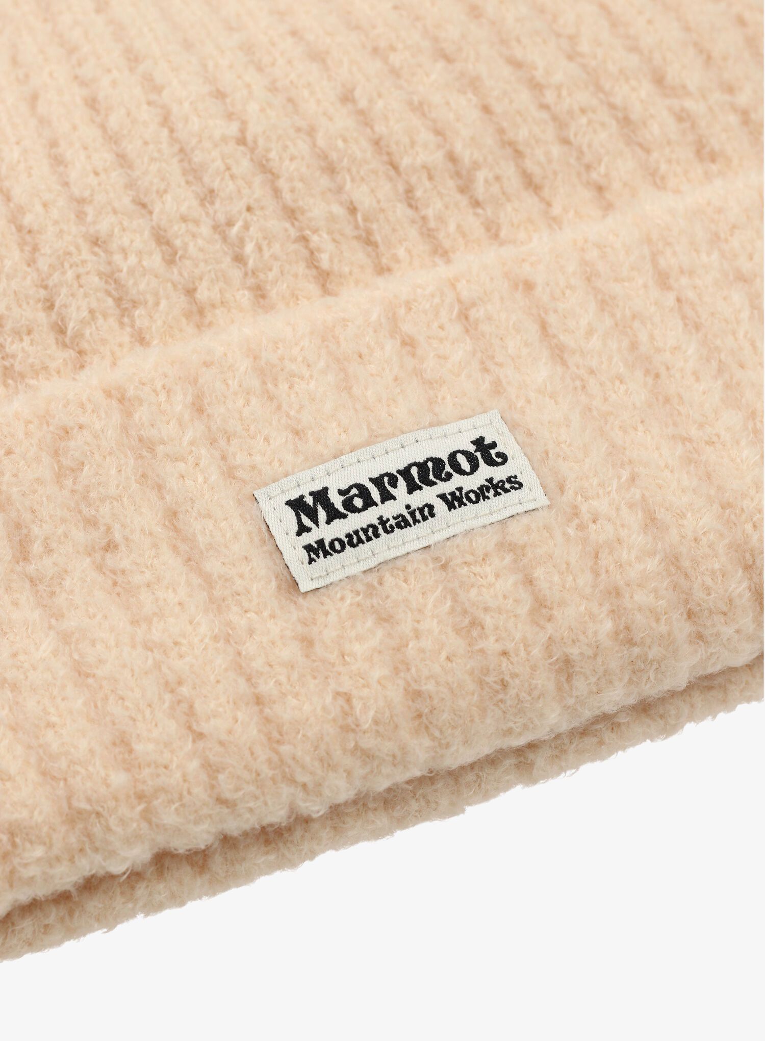 Dámská zimní čepice Marmot Fuzzy Beanie - pink moon