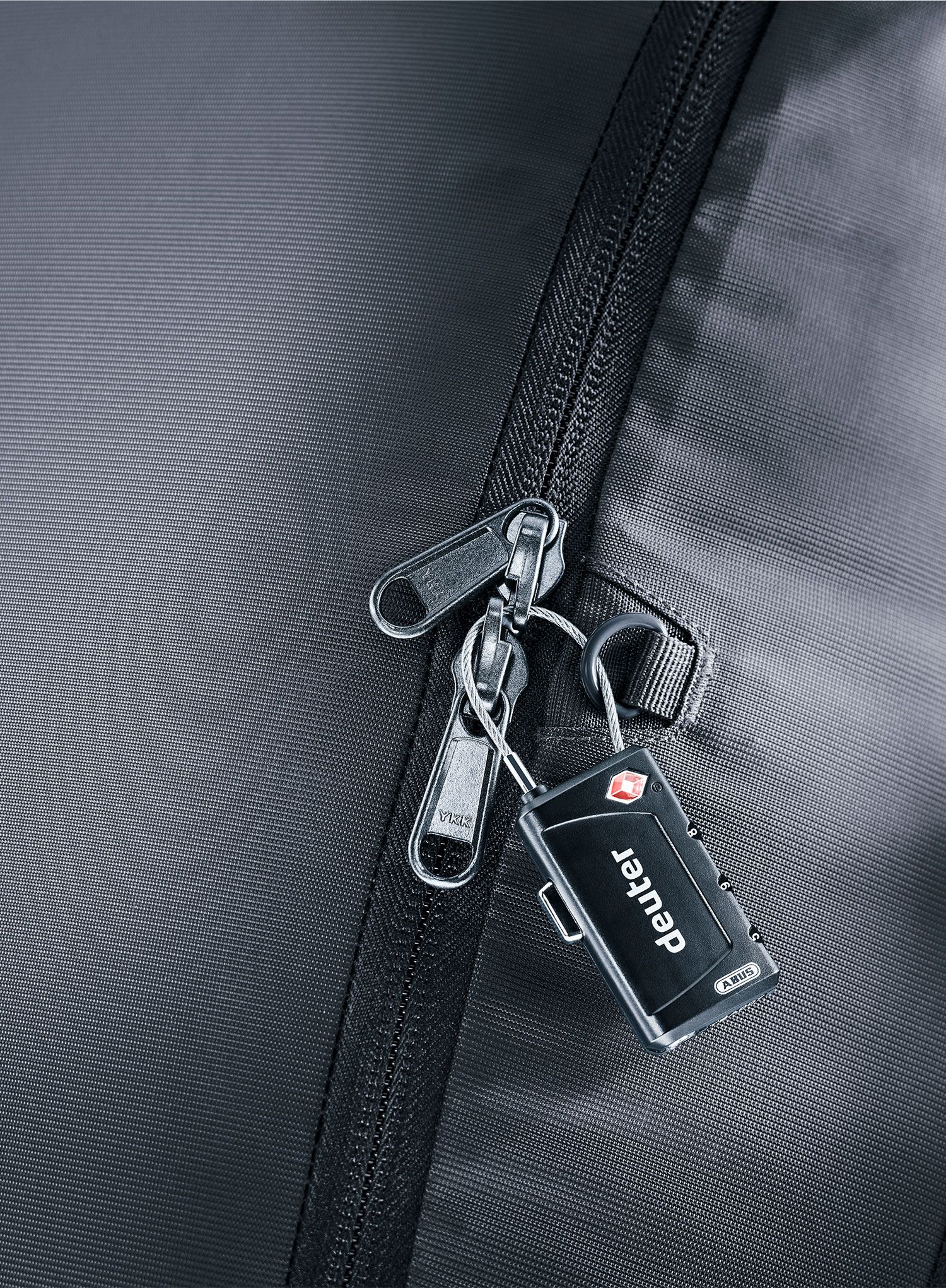 Cestovní batoh Deuter Access 55 - black