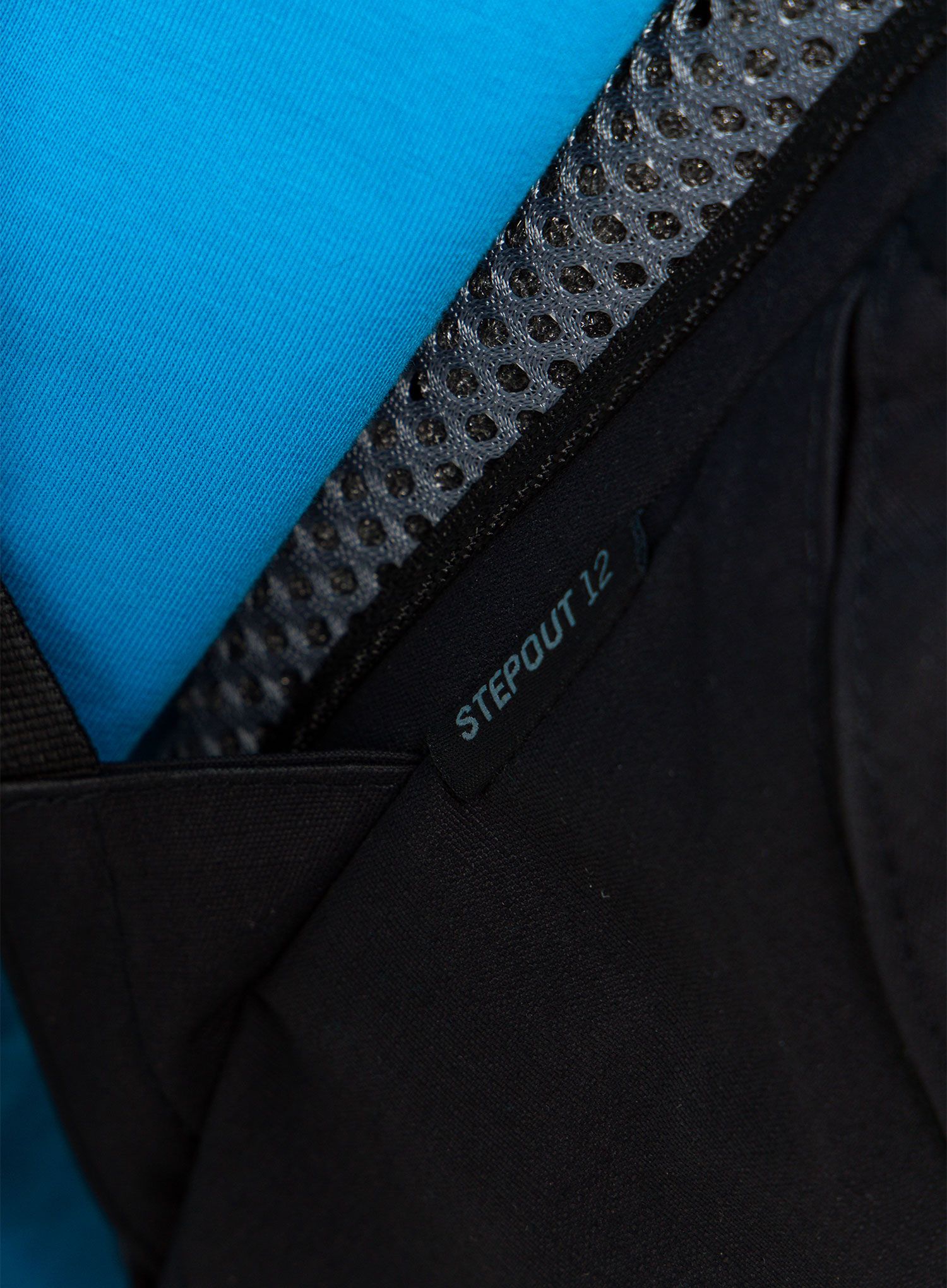 Městský batoh Deuter StepOut 12 - black