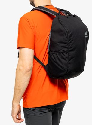 Městský batoh Deuter StepOut 16 - black