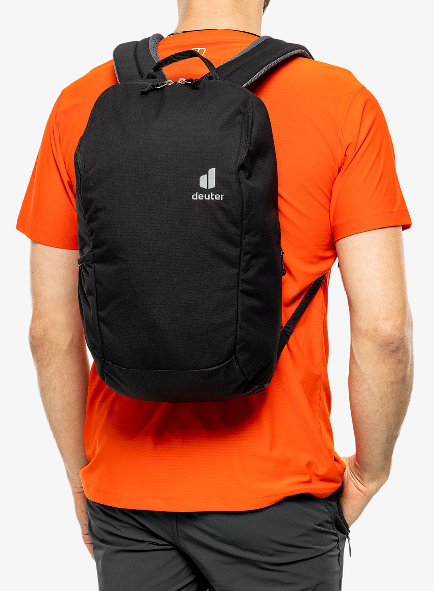 Městský batoh Deuter StepOut 16 - black