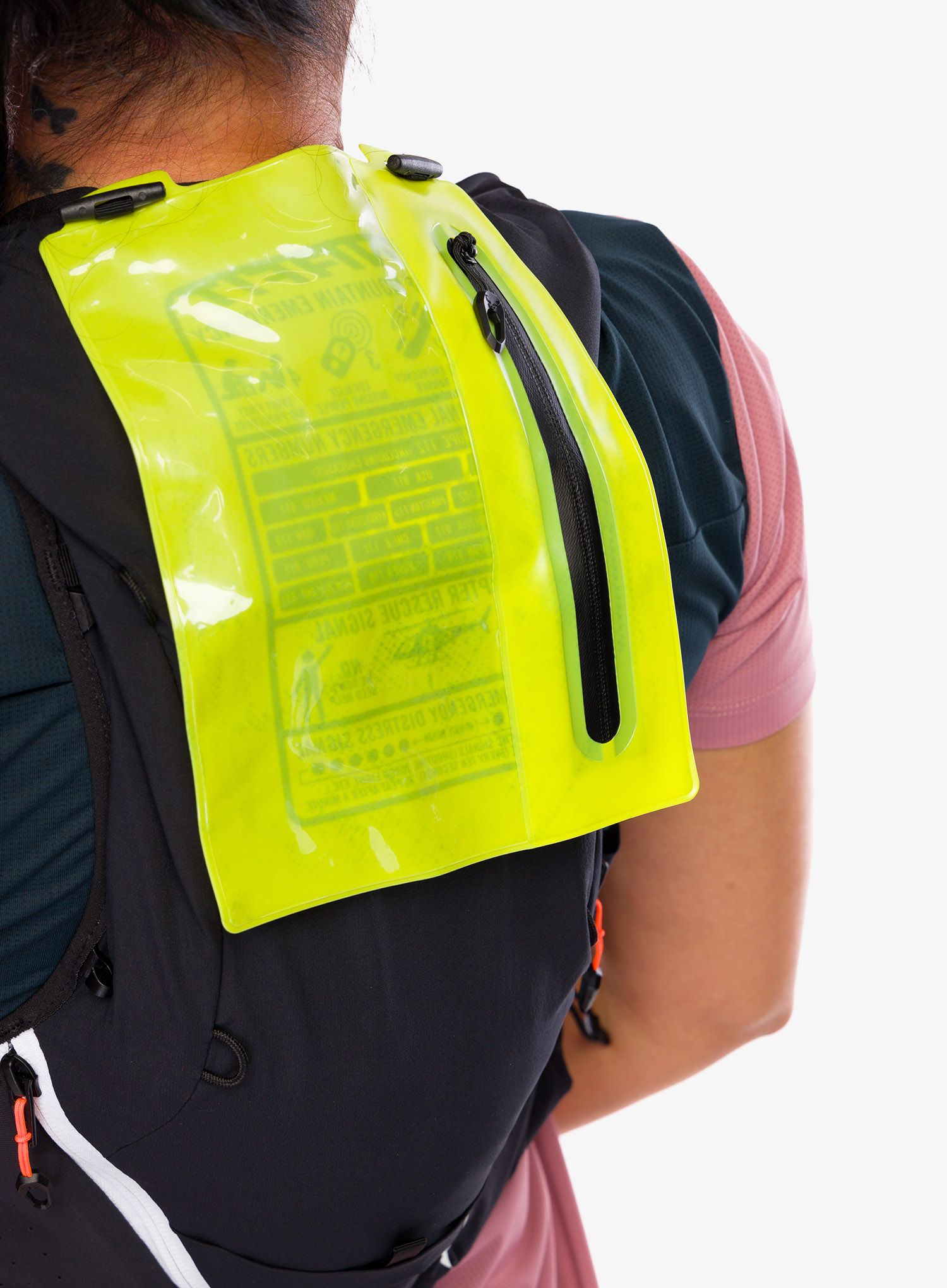 Běžecká vesta Dynafit Ultra 12 Vest - black out