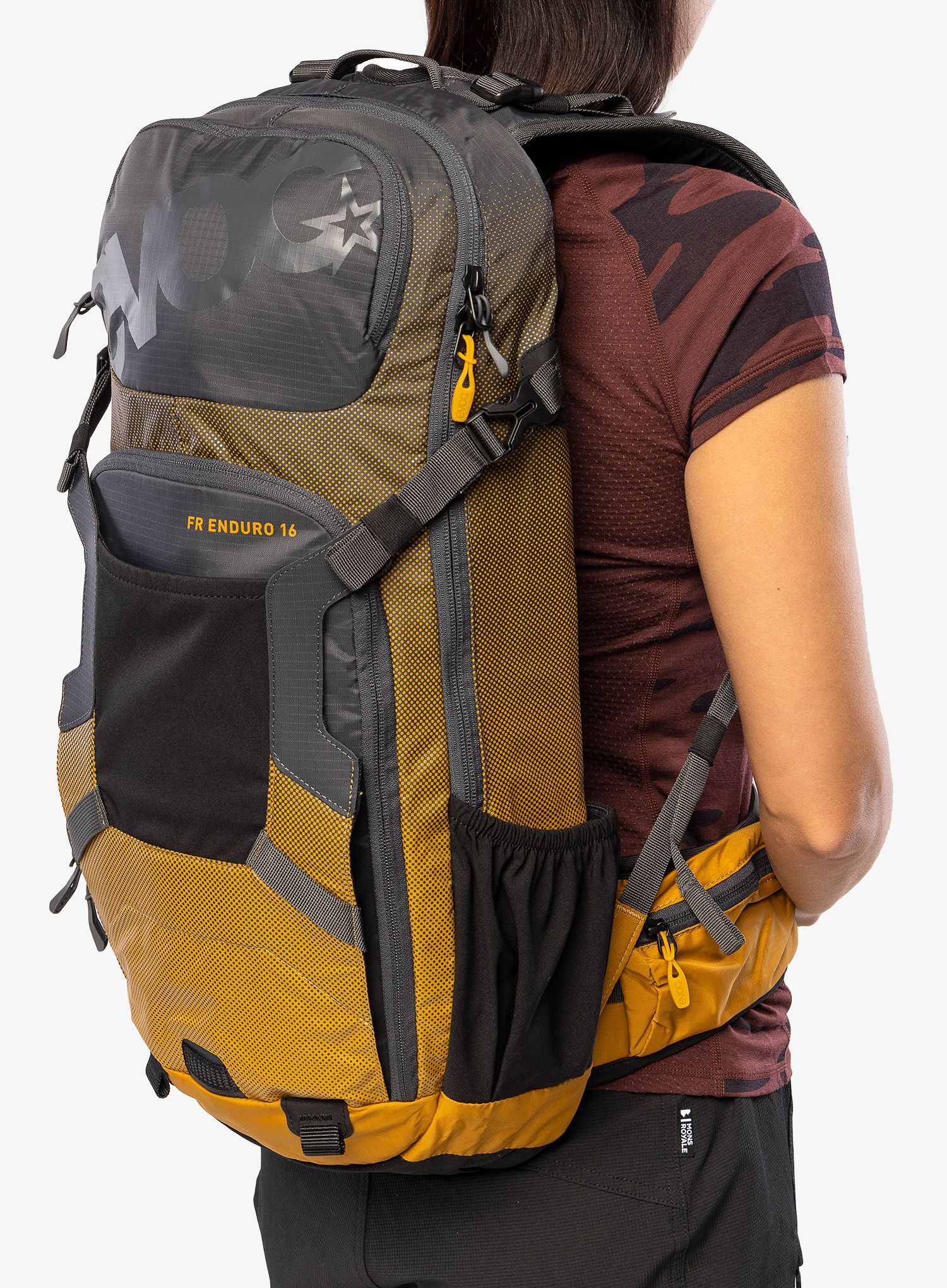 Cyklistický batoh Evoc FR Enduro 16 - carbon grey/loam