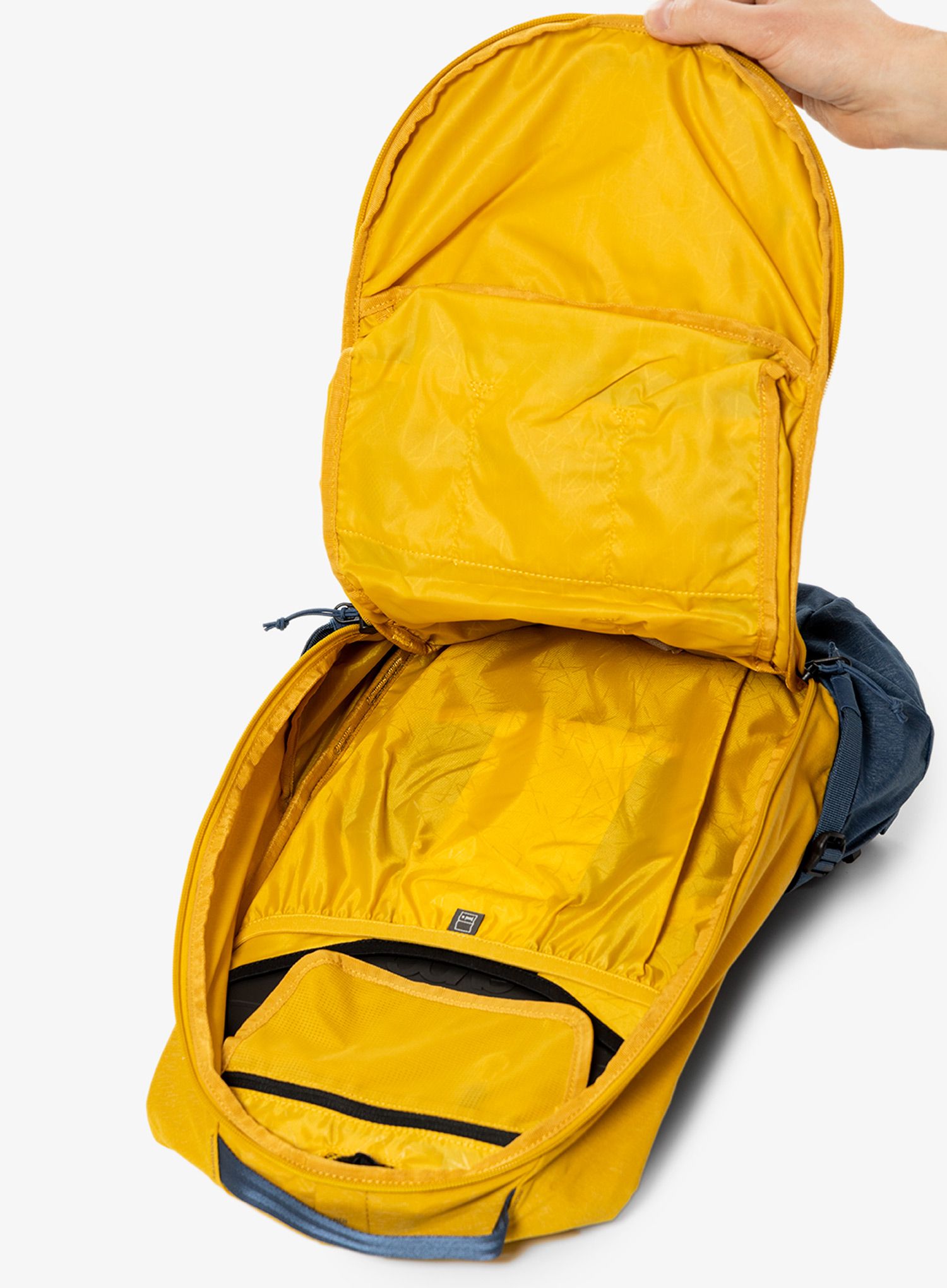 MTB batoh Evoc Trail Pro 16 - curry/denim