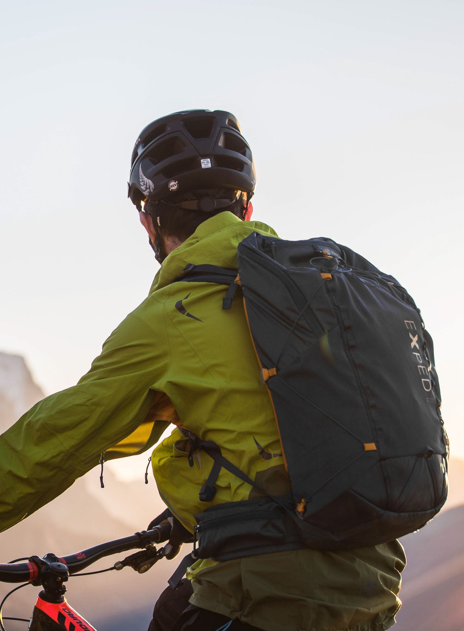 Turistický batoh Exped Impulse 30 - black