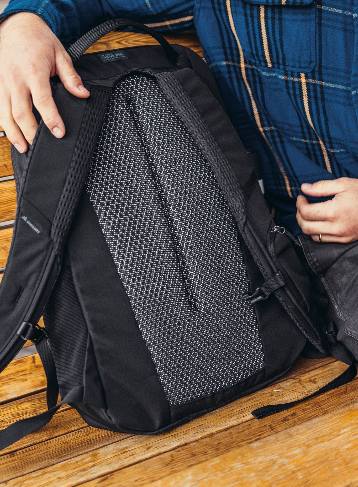 Batoh na notebook Gregory Rhune 28 - carbon black