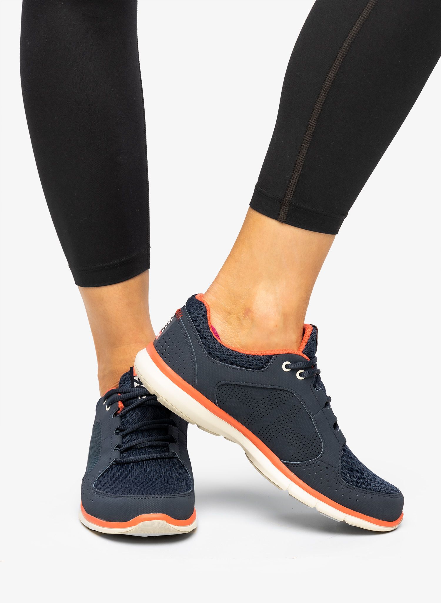 Outdoorové boty dámské Helly Hansen Ahiga V4 Hydropower - navy/off white/cayenne