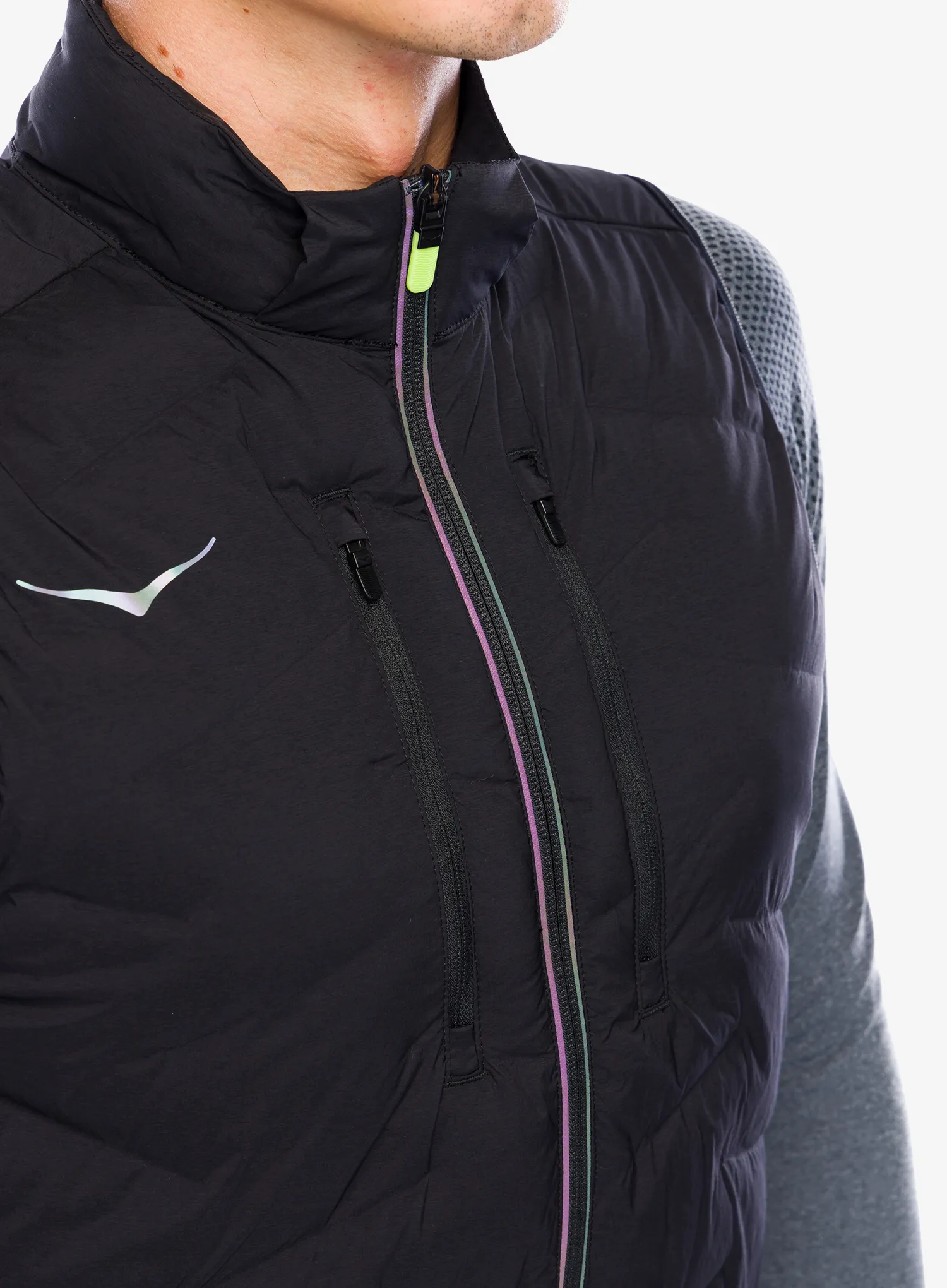 Vesta na běhání Hoka Skyfill Run Vest - black