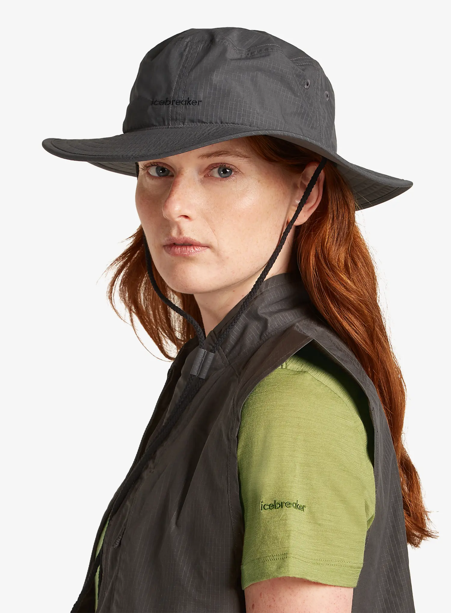 Turistický klobouk Icebreaker Shell+ Cotton Windbreaker Wide Brim Hat - obsidian