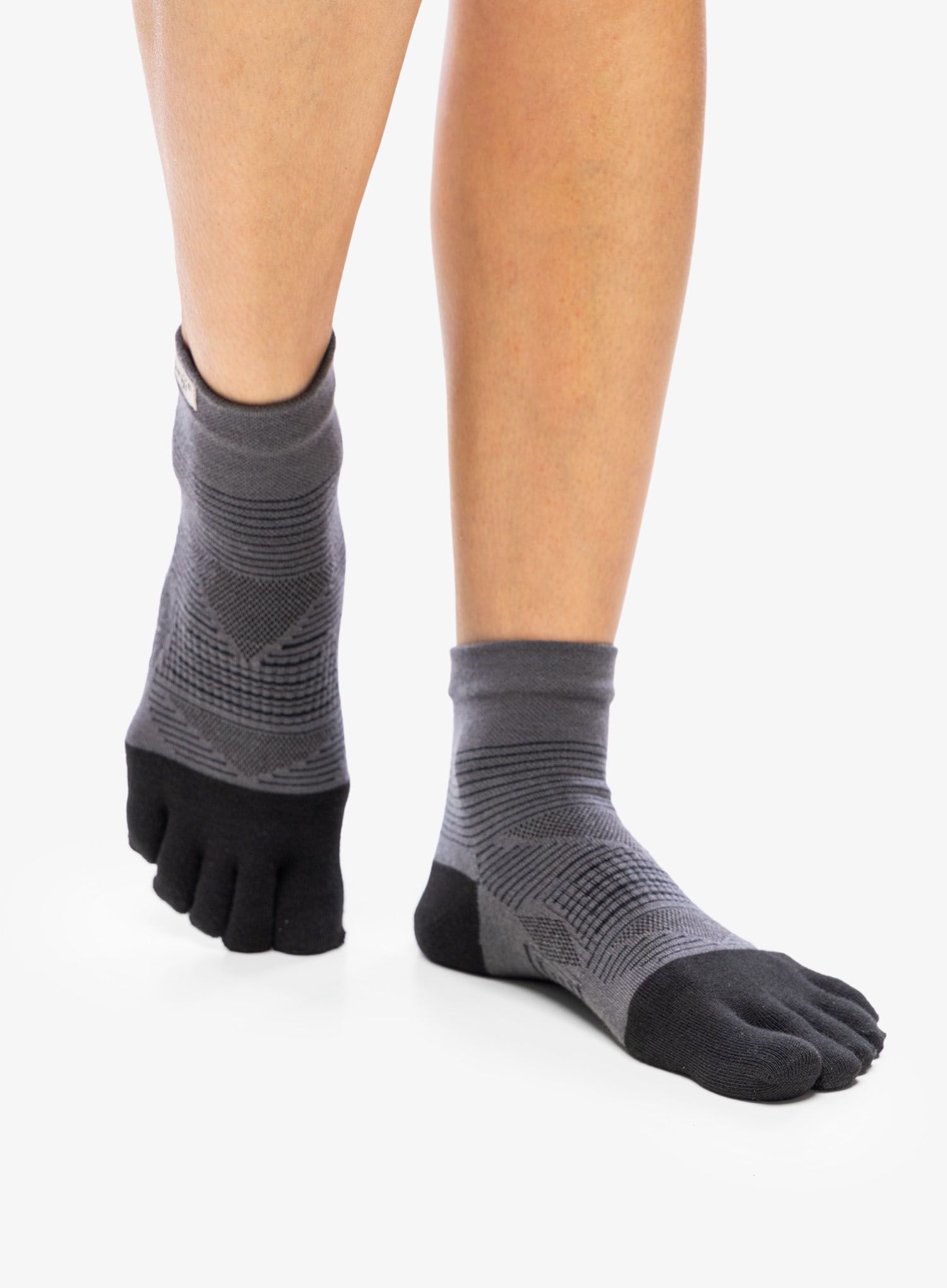 Ponožky na běhání Injinji Run Lightweight Mini-Crew 2 - black