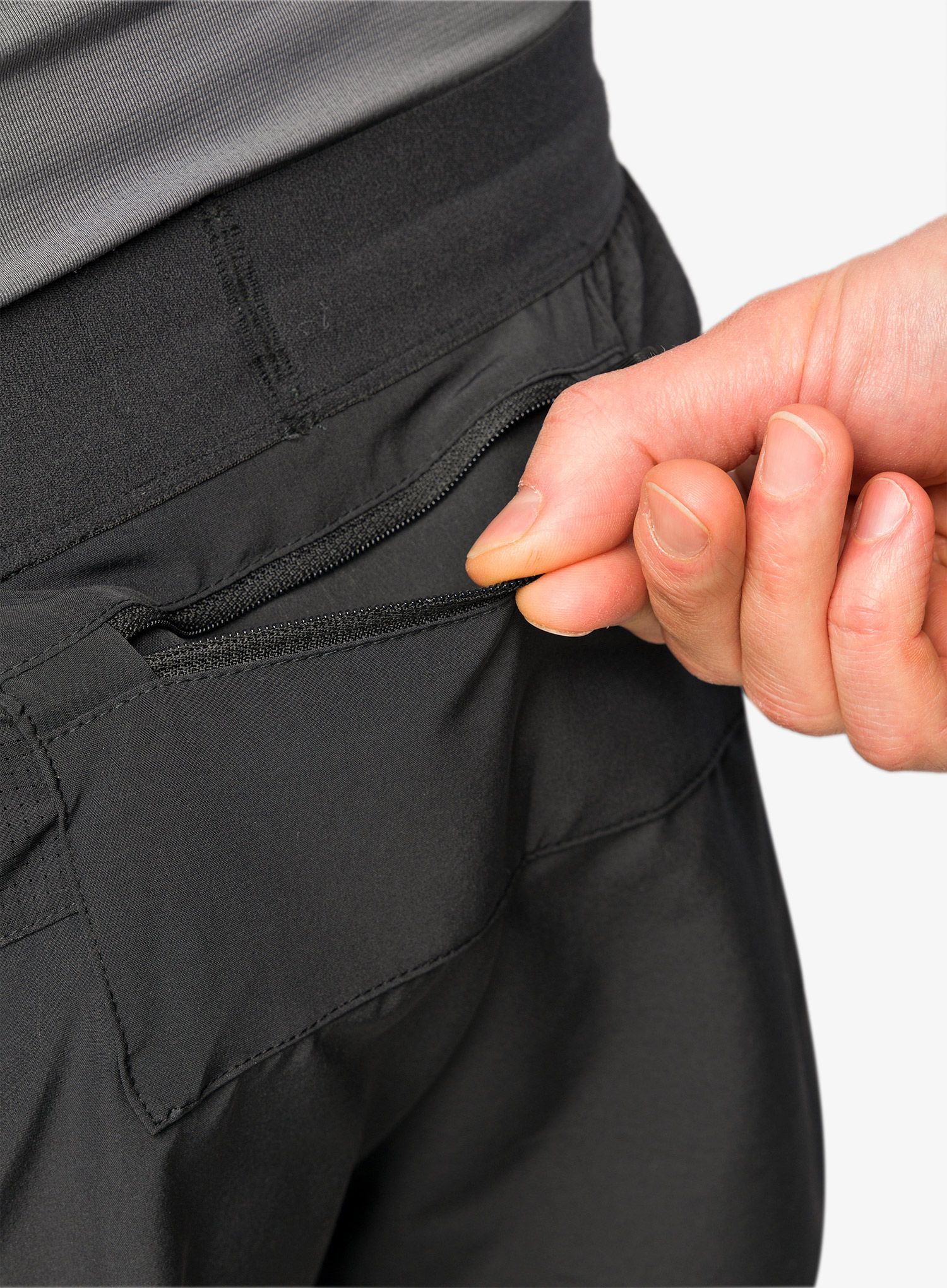 Pánské běžecké kraťasy Inov-8 Race Elite 5 Short - black