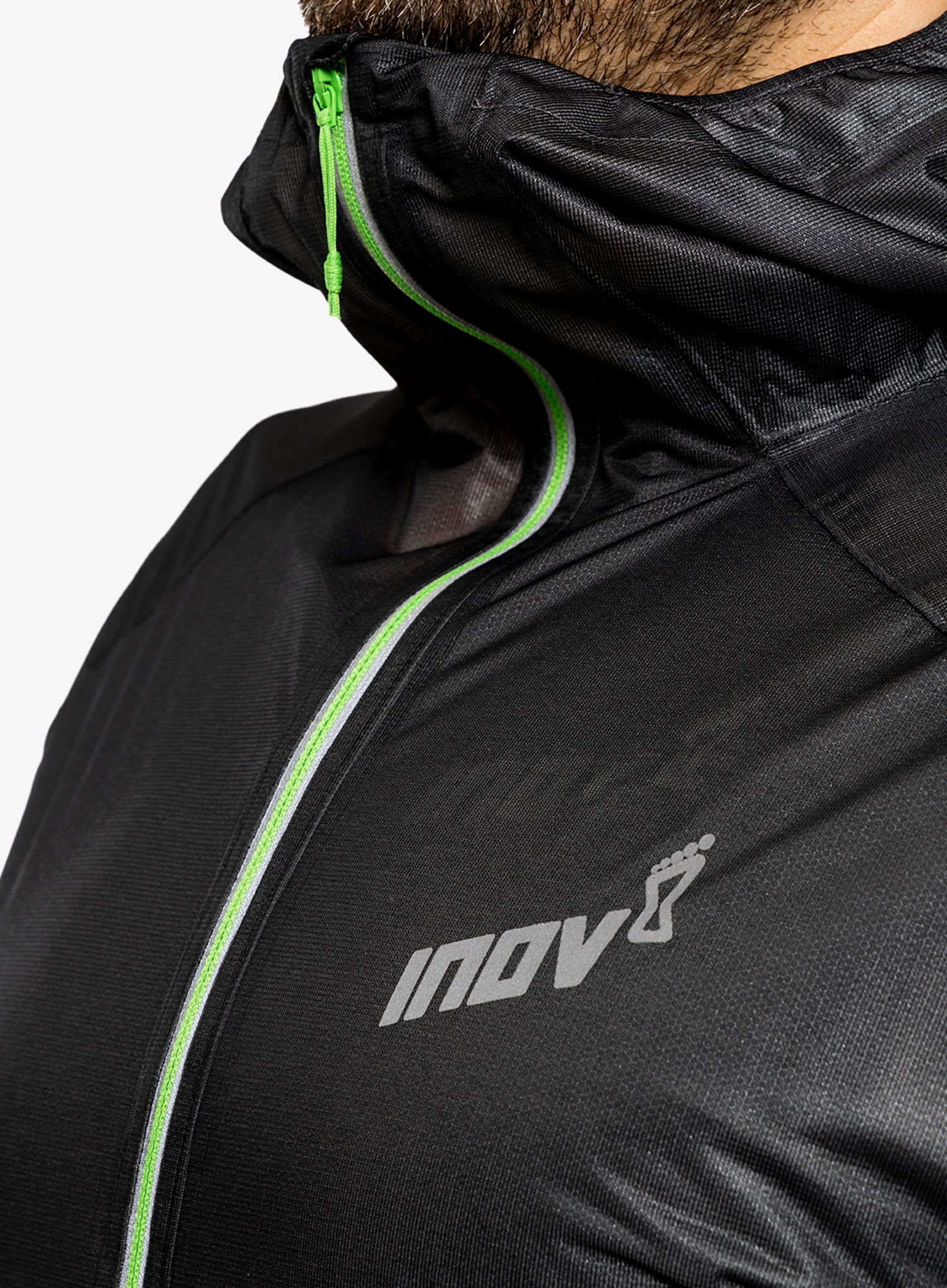 Bunda na běhání Inov-8 Raceshell HZ - black