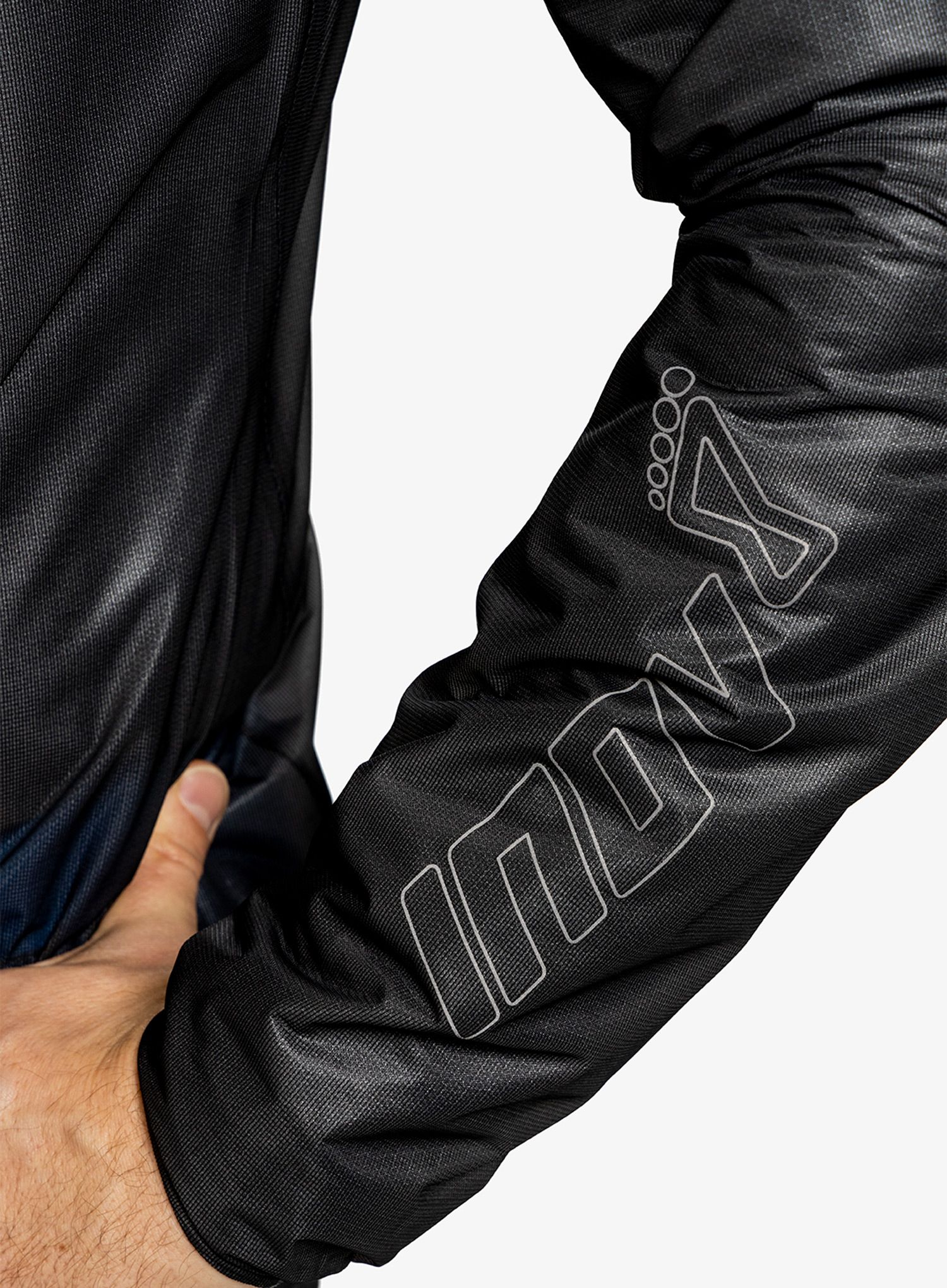 Bunda na běhání Inov-8 Raceshell HZ - black