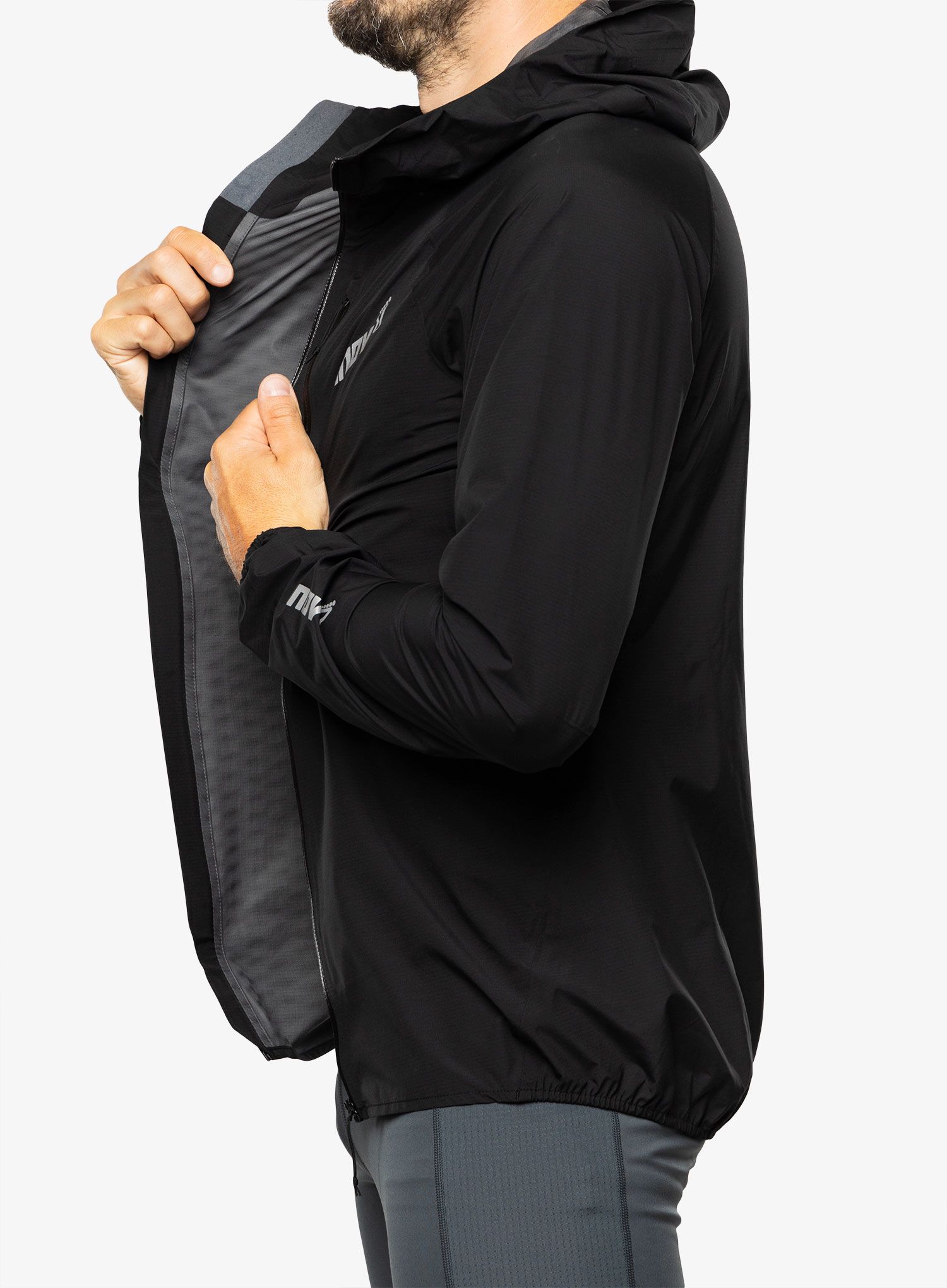 Bunda na běhání Inov-8 Stormshell FZ V2 - black