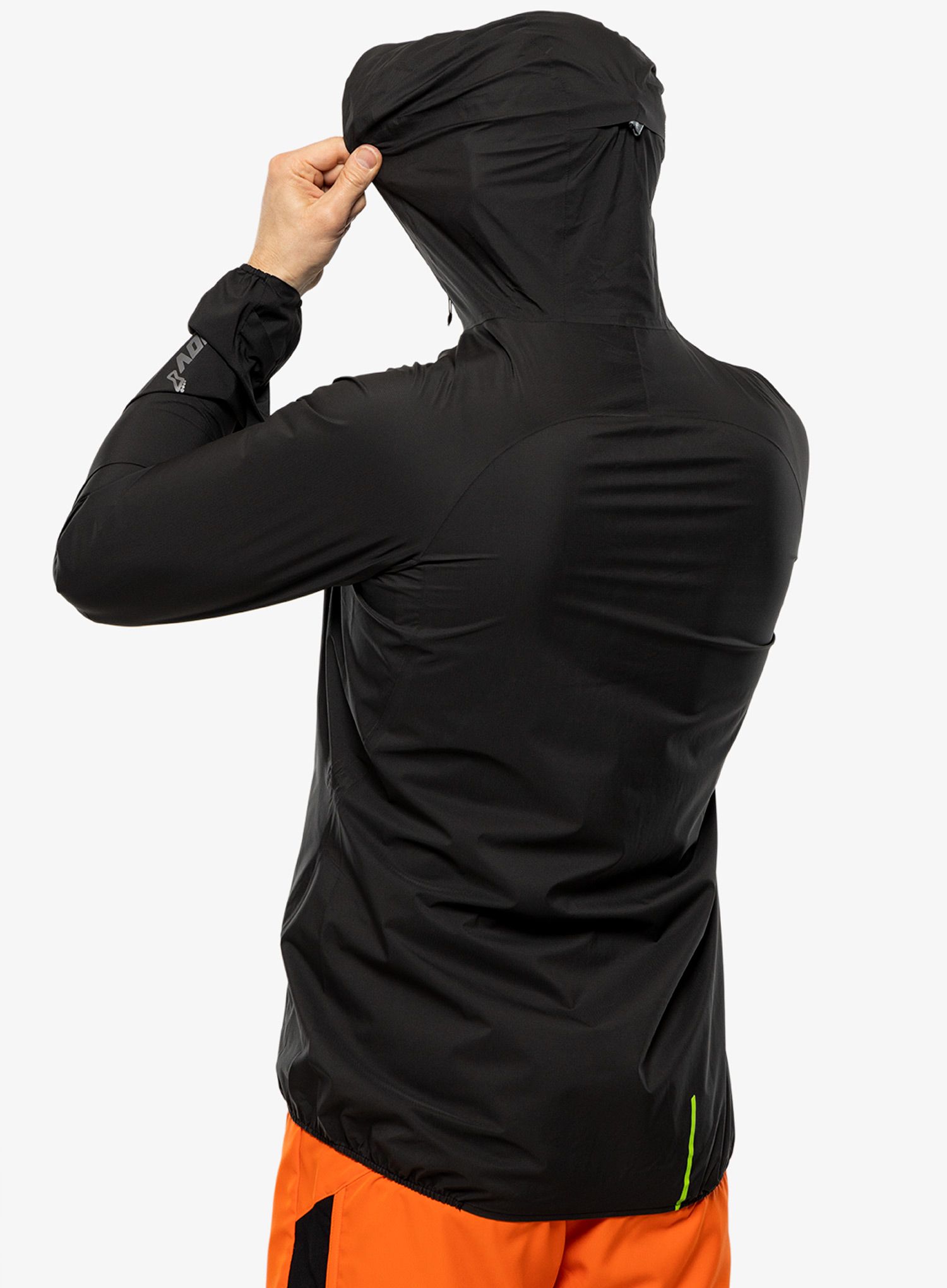 Bunda na běhání Inov-8 Stormshell FZ - black
