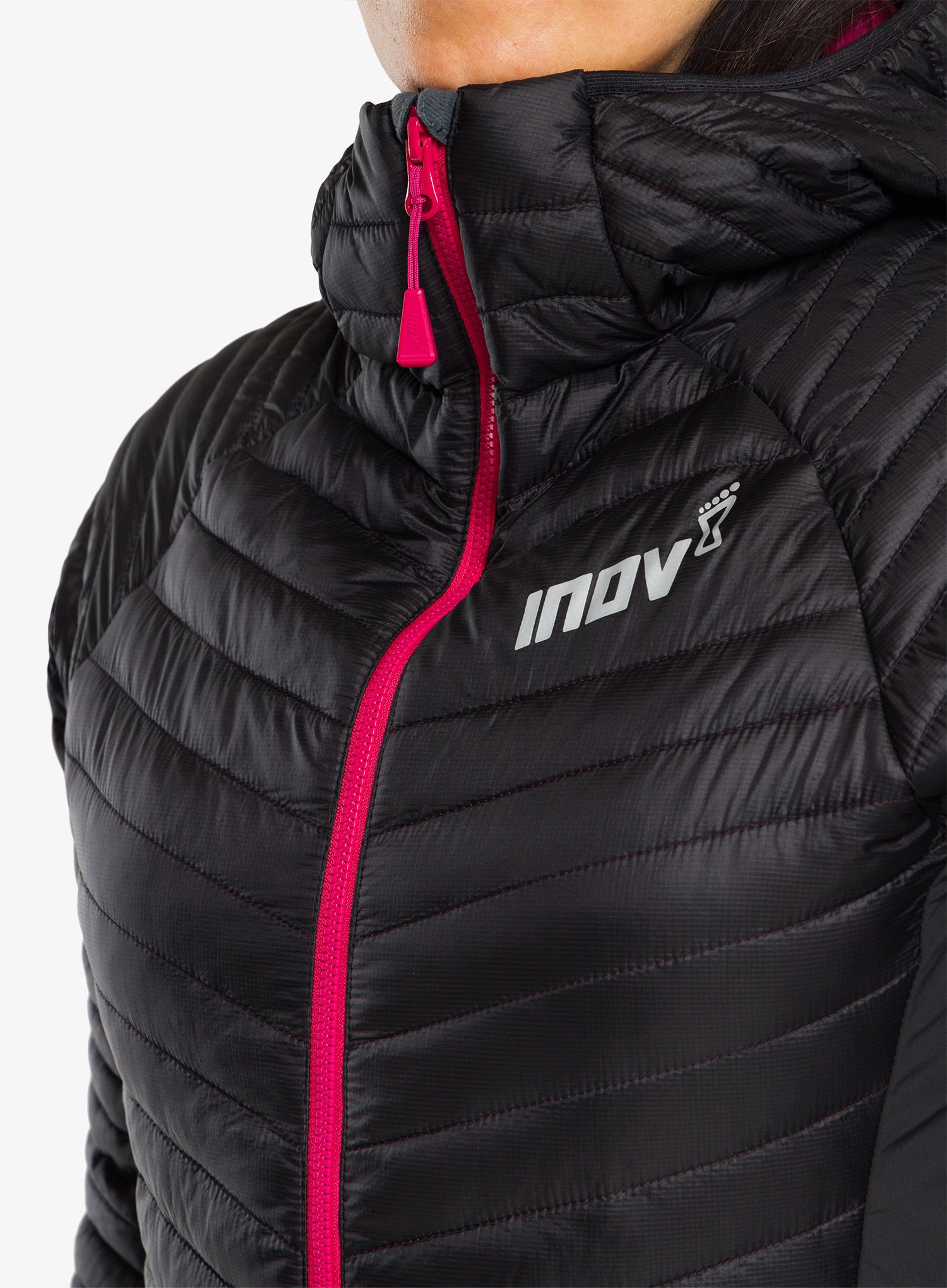 Bunda na běhání dámská Inov-8 Thermoshell Pro FZ - black/pink