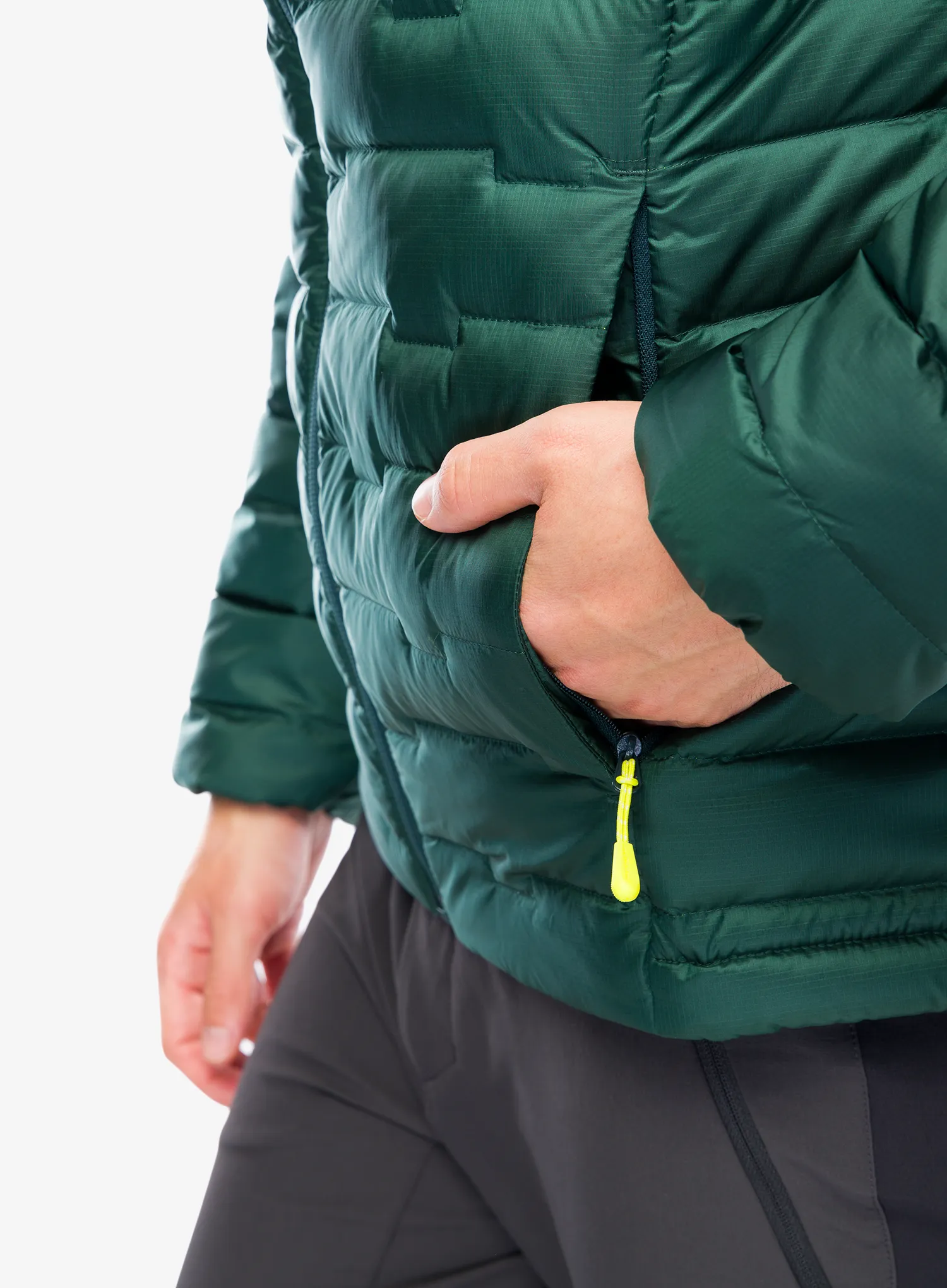 Péřová bunda Jack Wolfskin Passamani Down Jacket - black olive