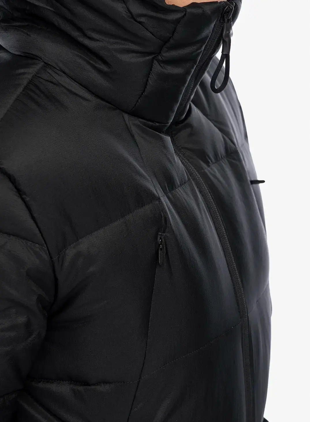 Dámský péřový kabát Jack Wolfskin Wandermood Down Parka - granite black