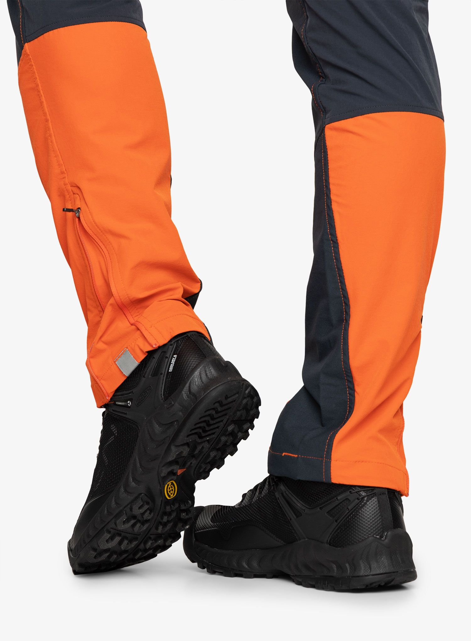 Turistické boty pánské Keen Nxis Evo Mid WP - triple black