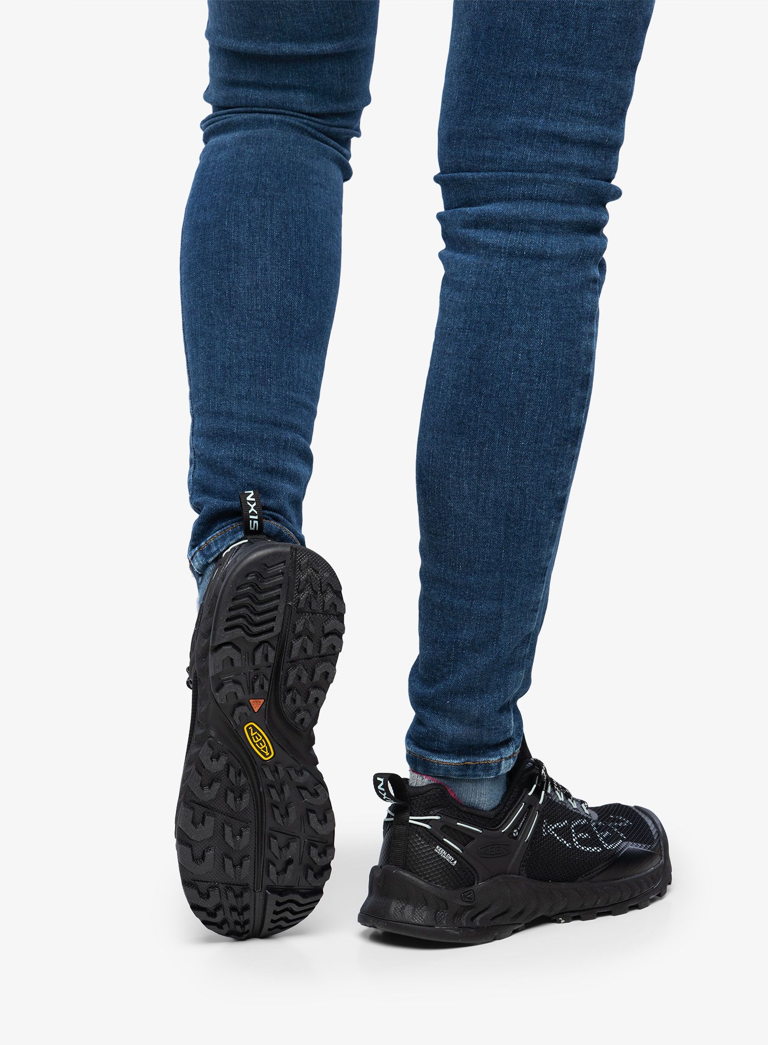 Dámské turistické boty Keen Nxis Evo WP - black/cloud blue