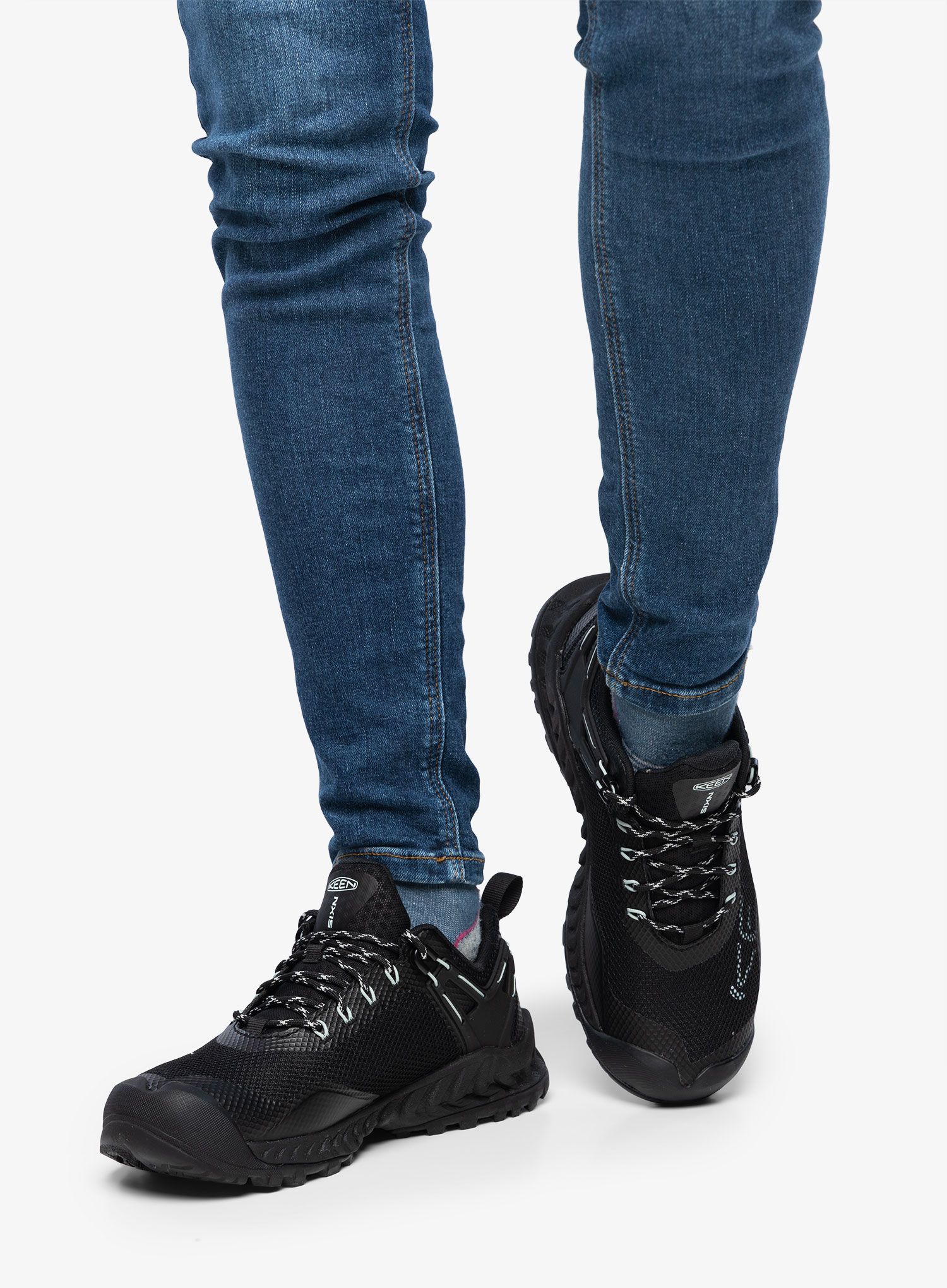 Dámské turistické boty Keen Nxis Evo WP - black/cloud blue