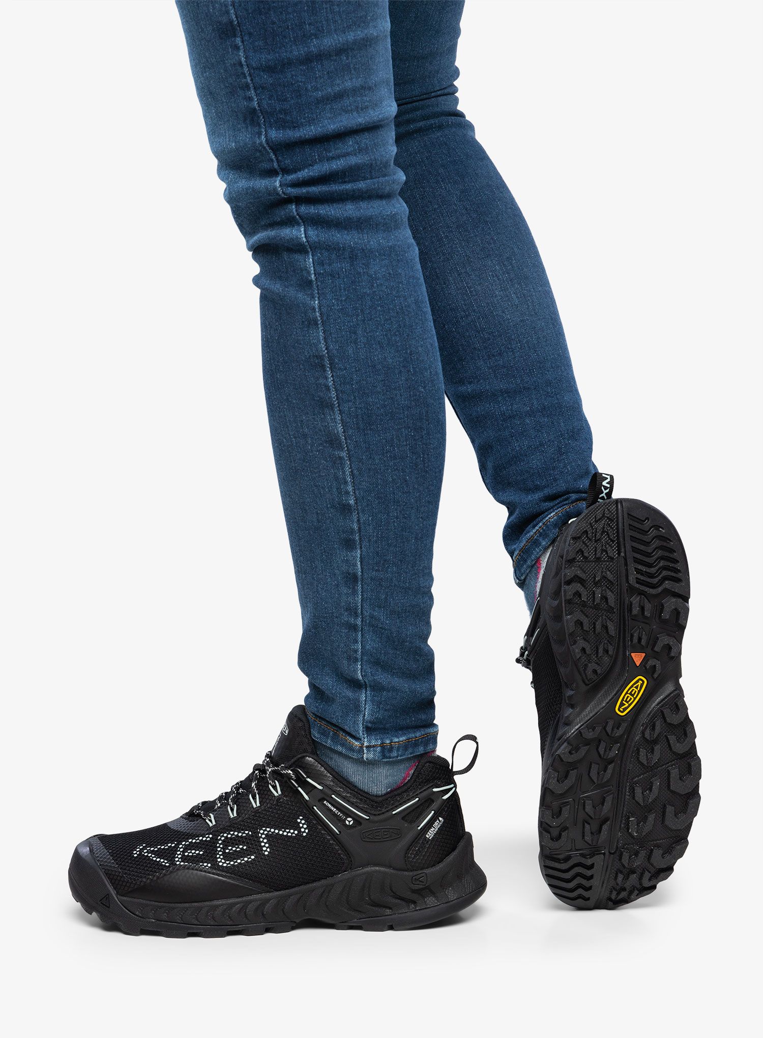 Dámské turistické boty Keen Nxis Evo WP - black/cloud blue