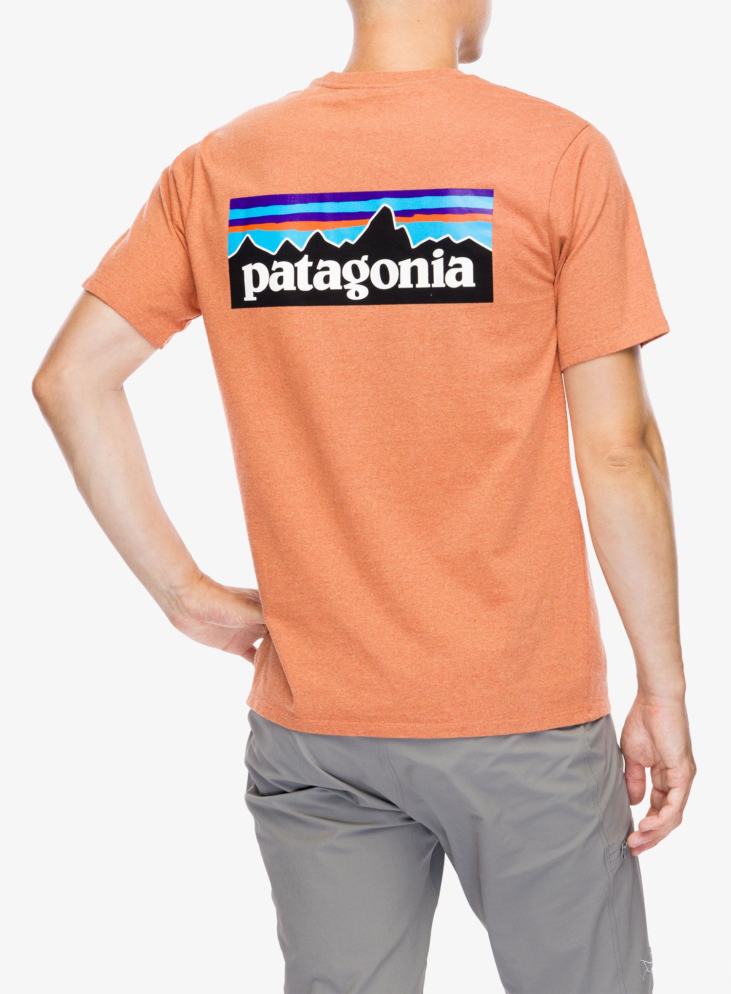 Bavlněné tričko Patagonia P-6 Logo Responsibili-Tee - redtail rust