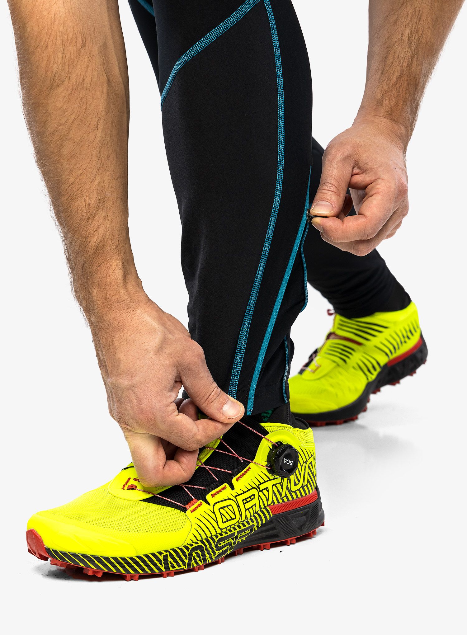 Běžecké kalhoty La Sportiva Primal Pant - black/crystal