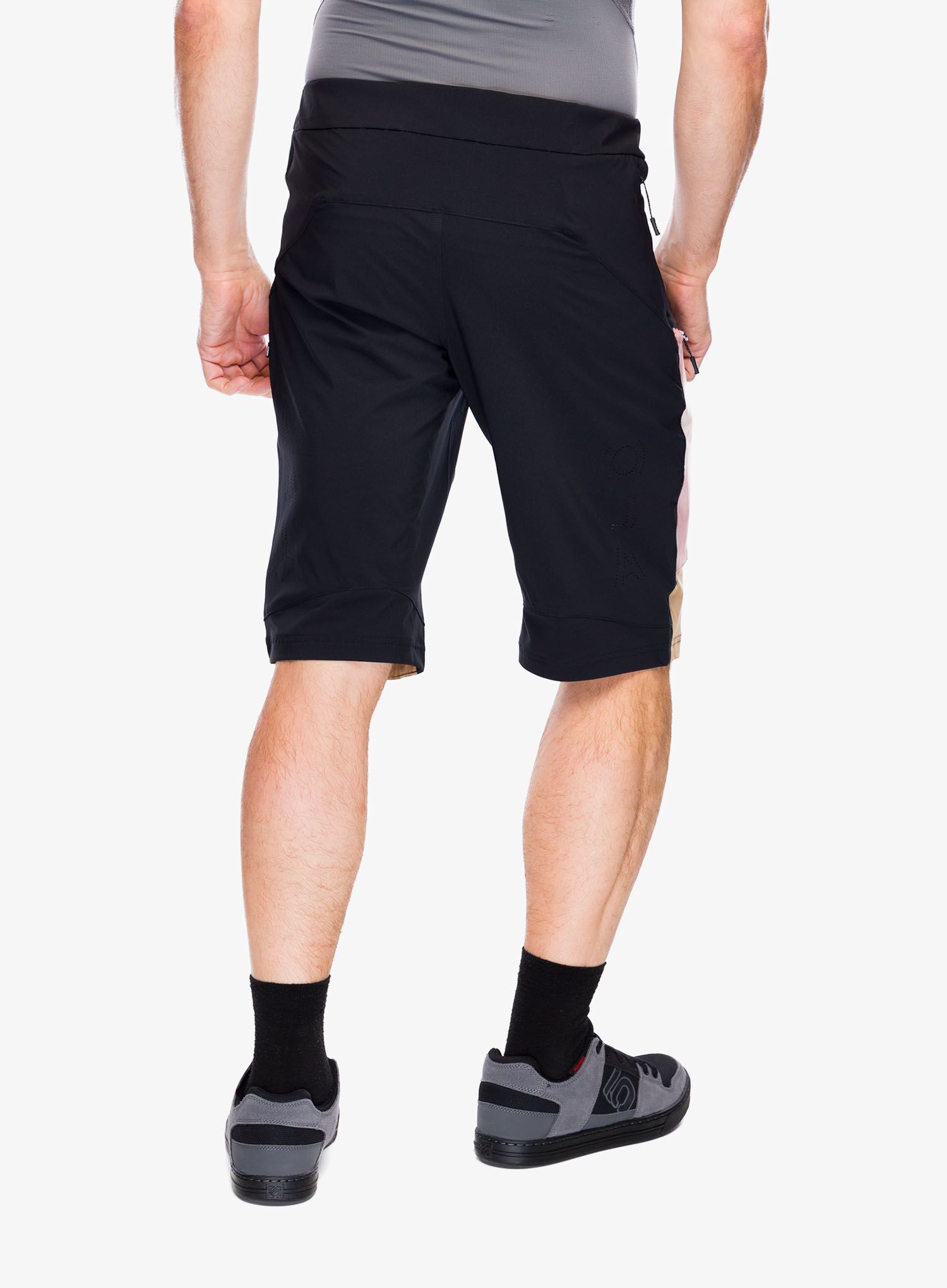 Volné kraťasy na kolo Maloja Torre - deep black multi