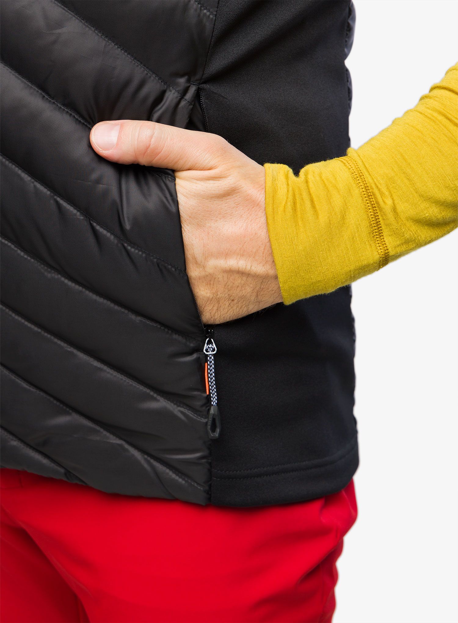 Zateplená vesta Mammut Albula IN Hybrid Vest - black